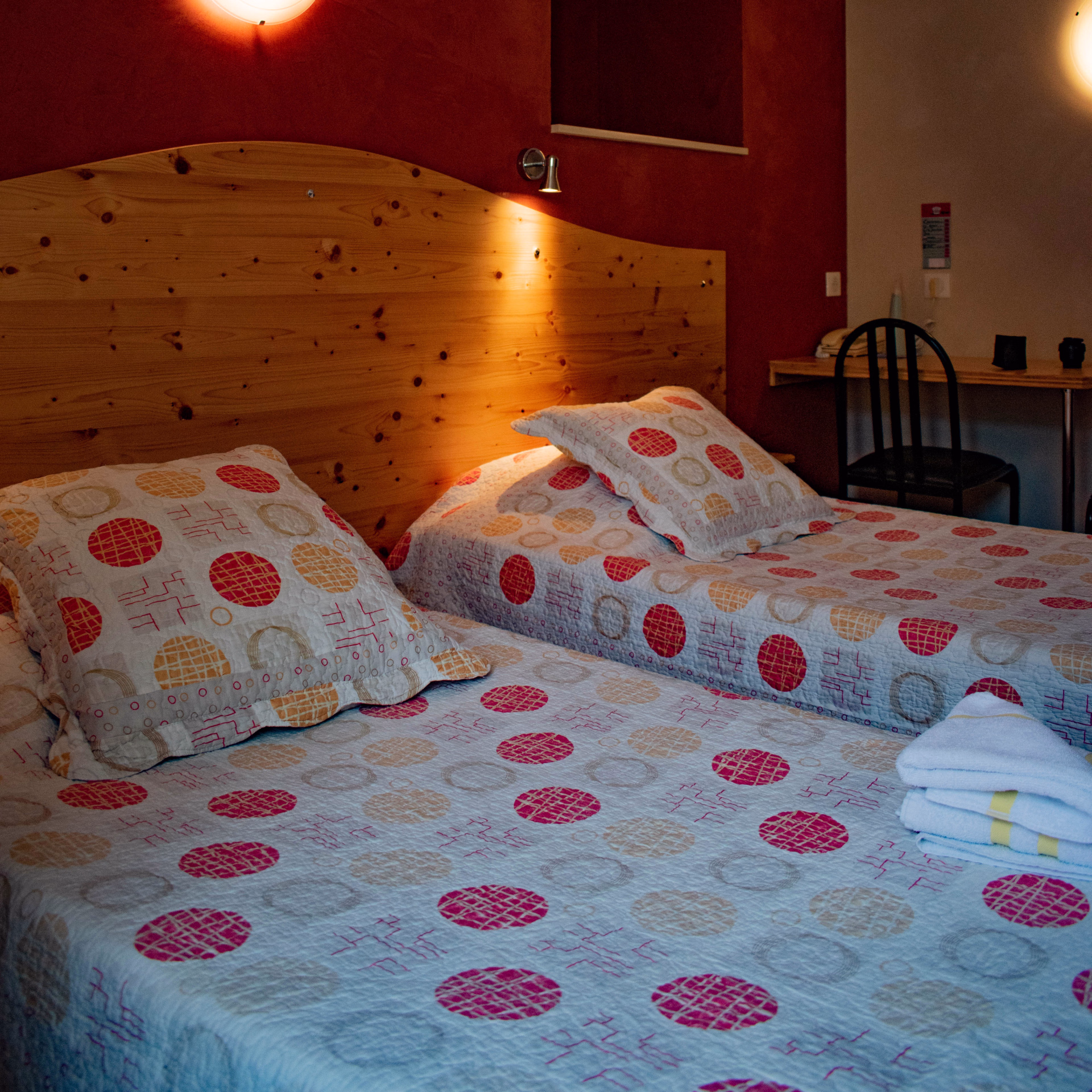 🏩 Hôtel 2* - Jours 1 à 6