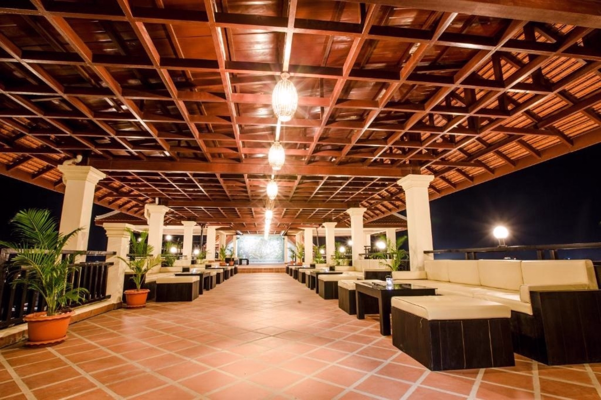🏨 Hôtel 3* - Jours 3 à 4