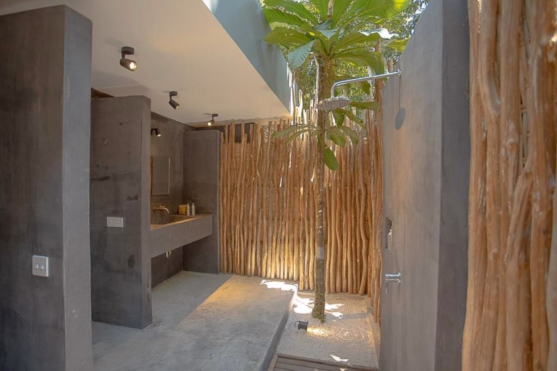 🏨 Hôtel 3* - Jours 6 à 7