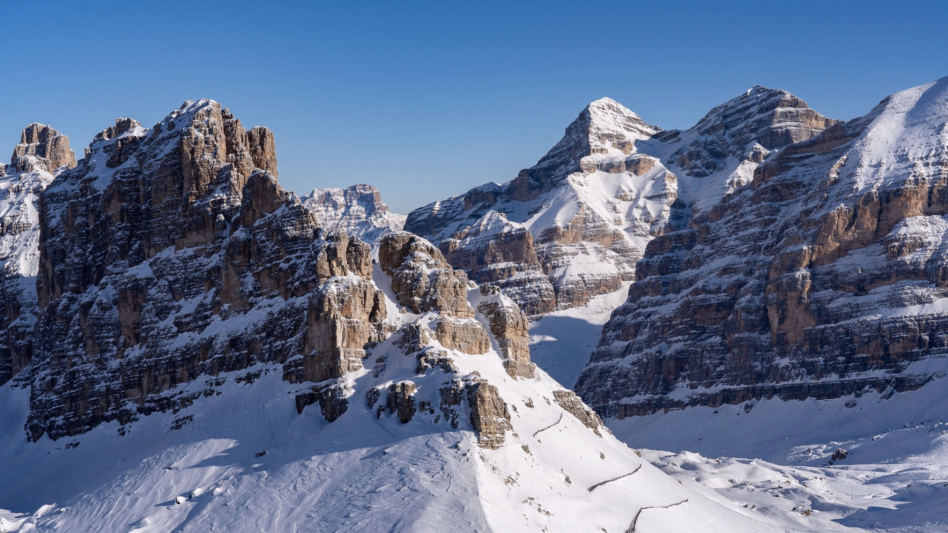 Les Dolomites à ski de randonnée en étoile