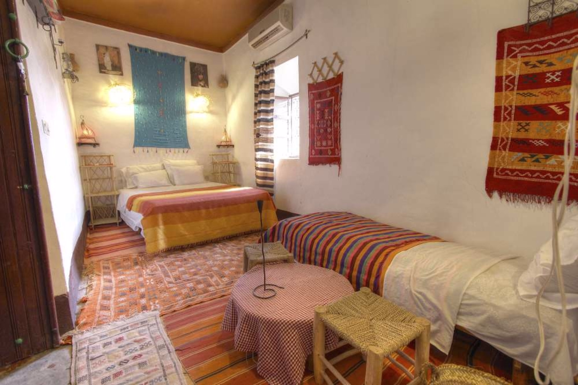 🏨 Hôtel 2* - Jour 1 et 6