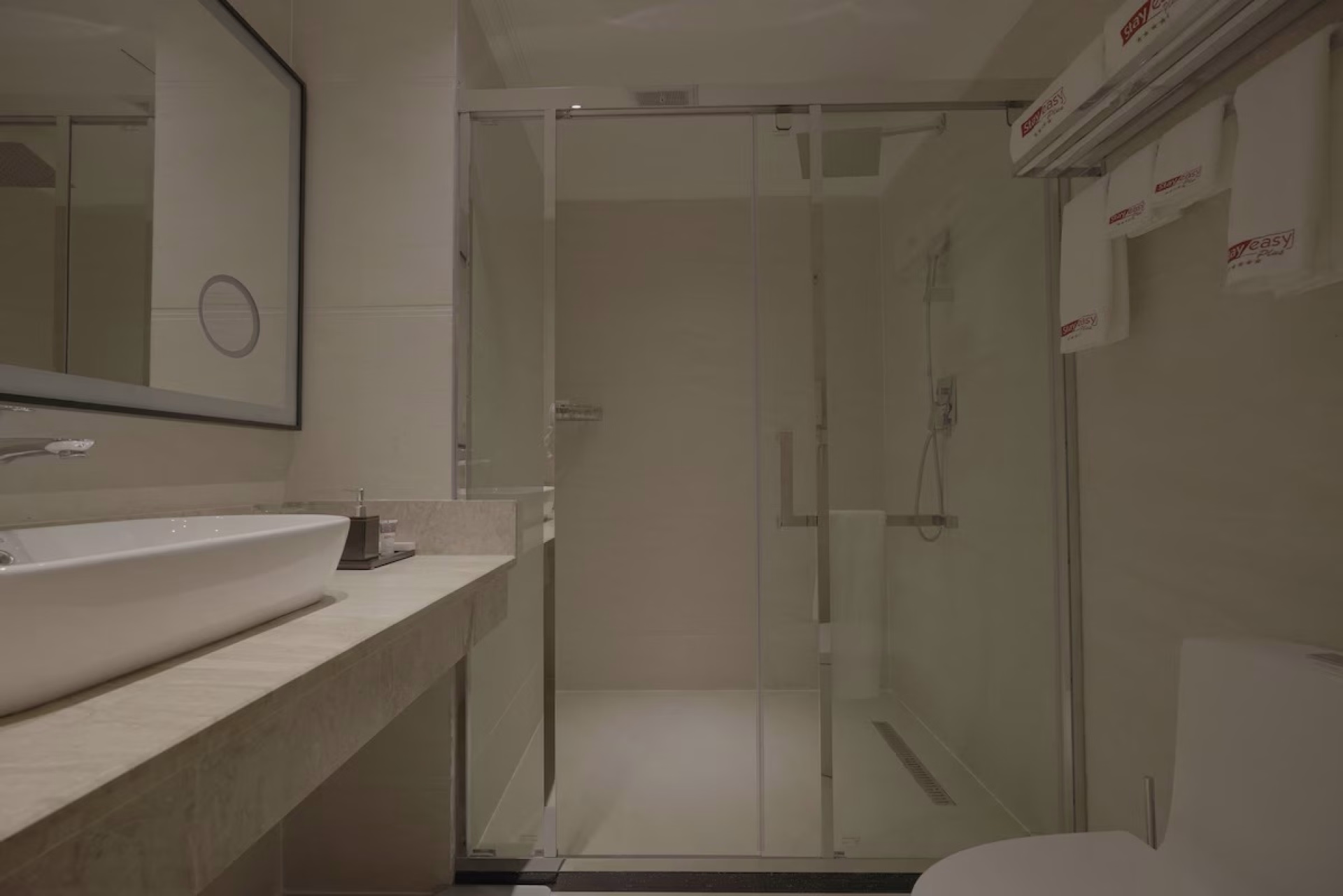 🏨 Hôtel 3* - Jour 1