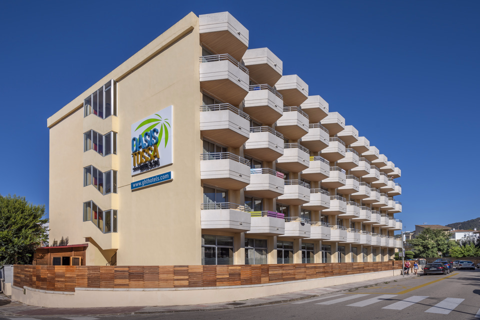 backpack.hotels.accommotation_type.hotel_4_stars