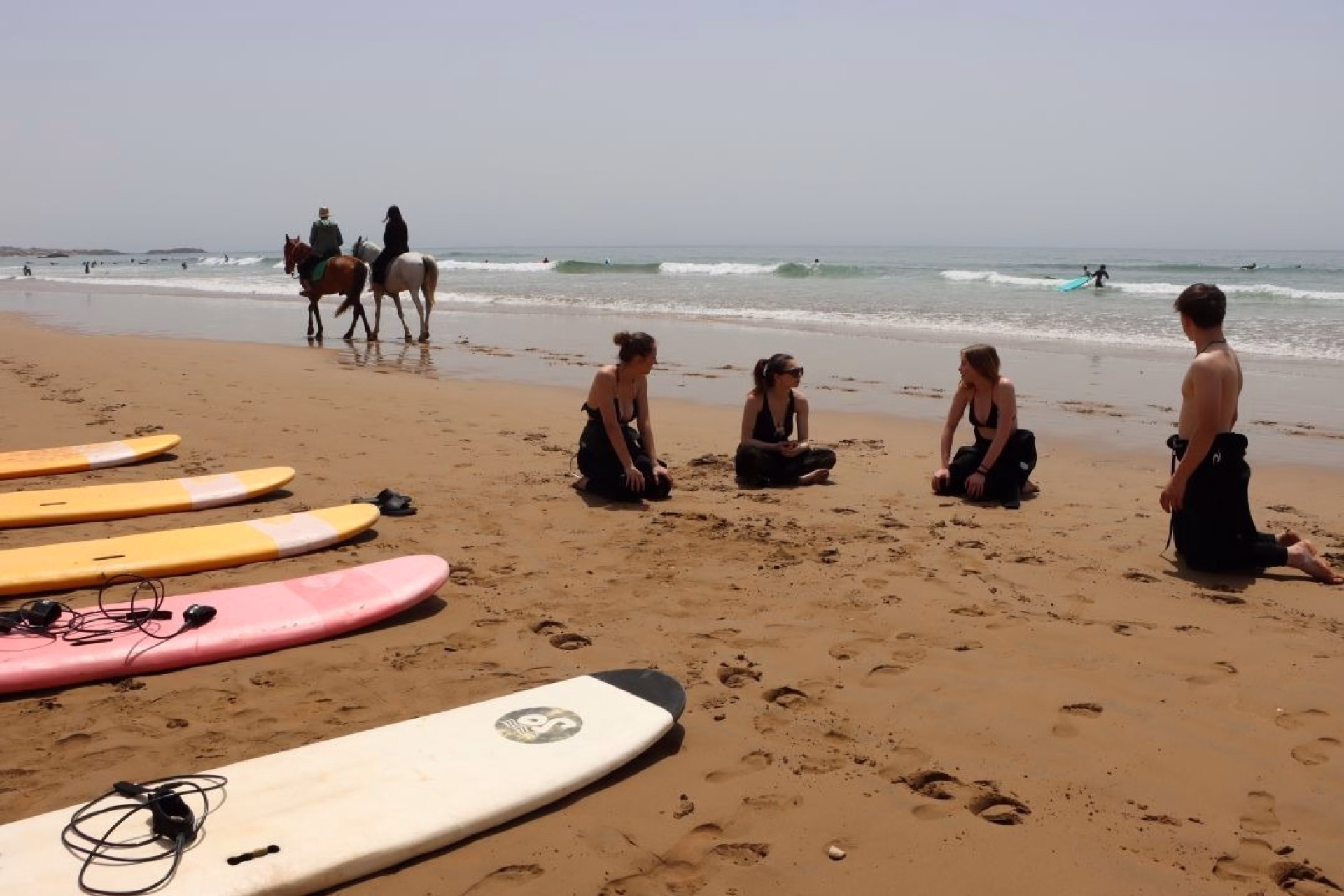 Surf & liberté à Taghazout - niveau débutant, première vague garantie