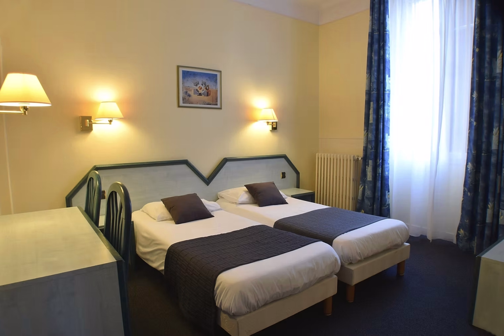 🏩 Hôtel 3* - Jours 1 à 2