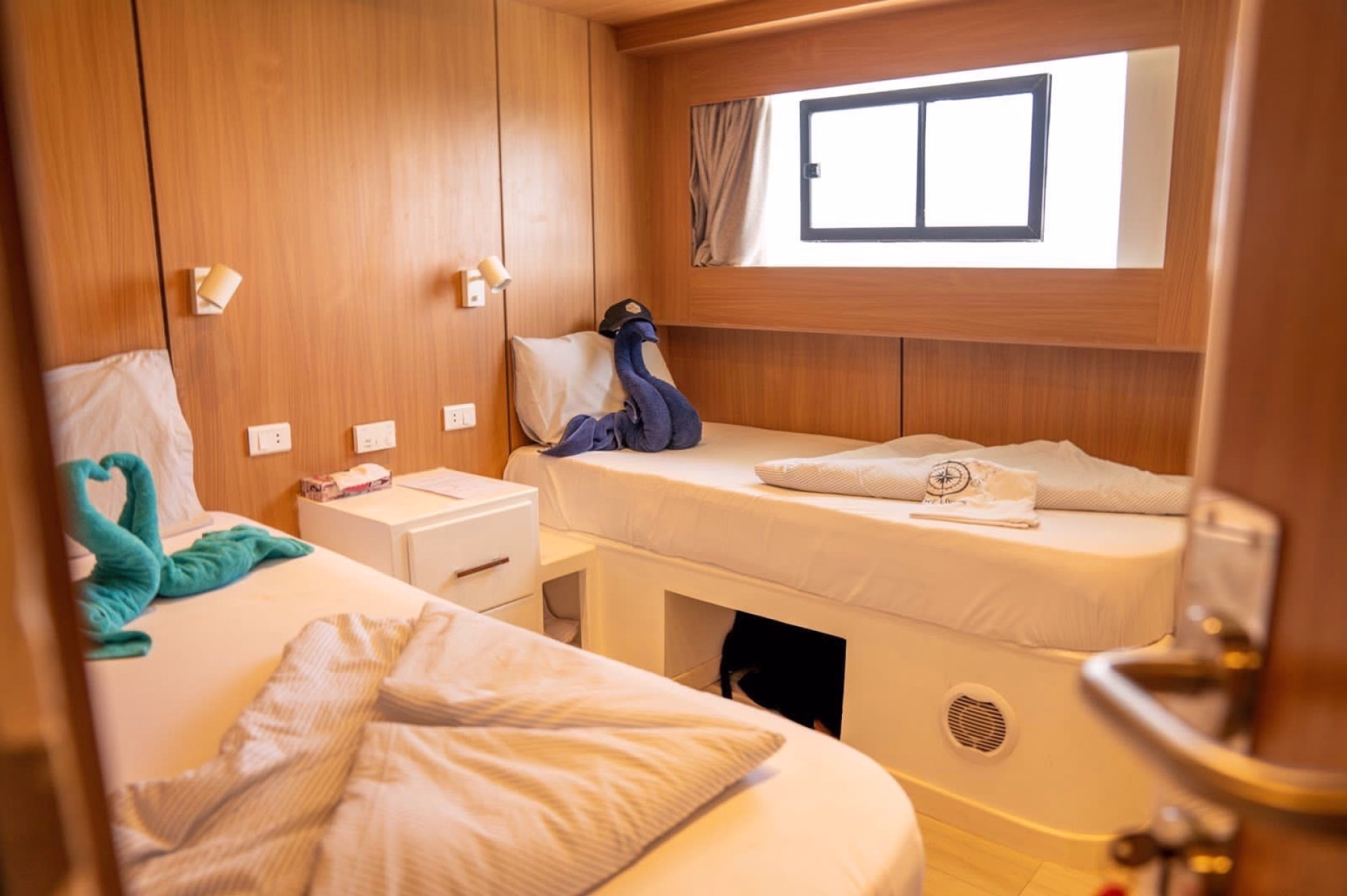 🚢 Bateau de croisière à moteur