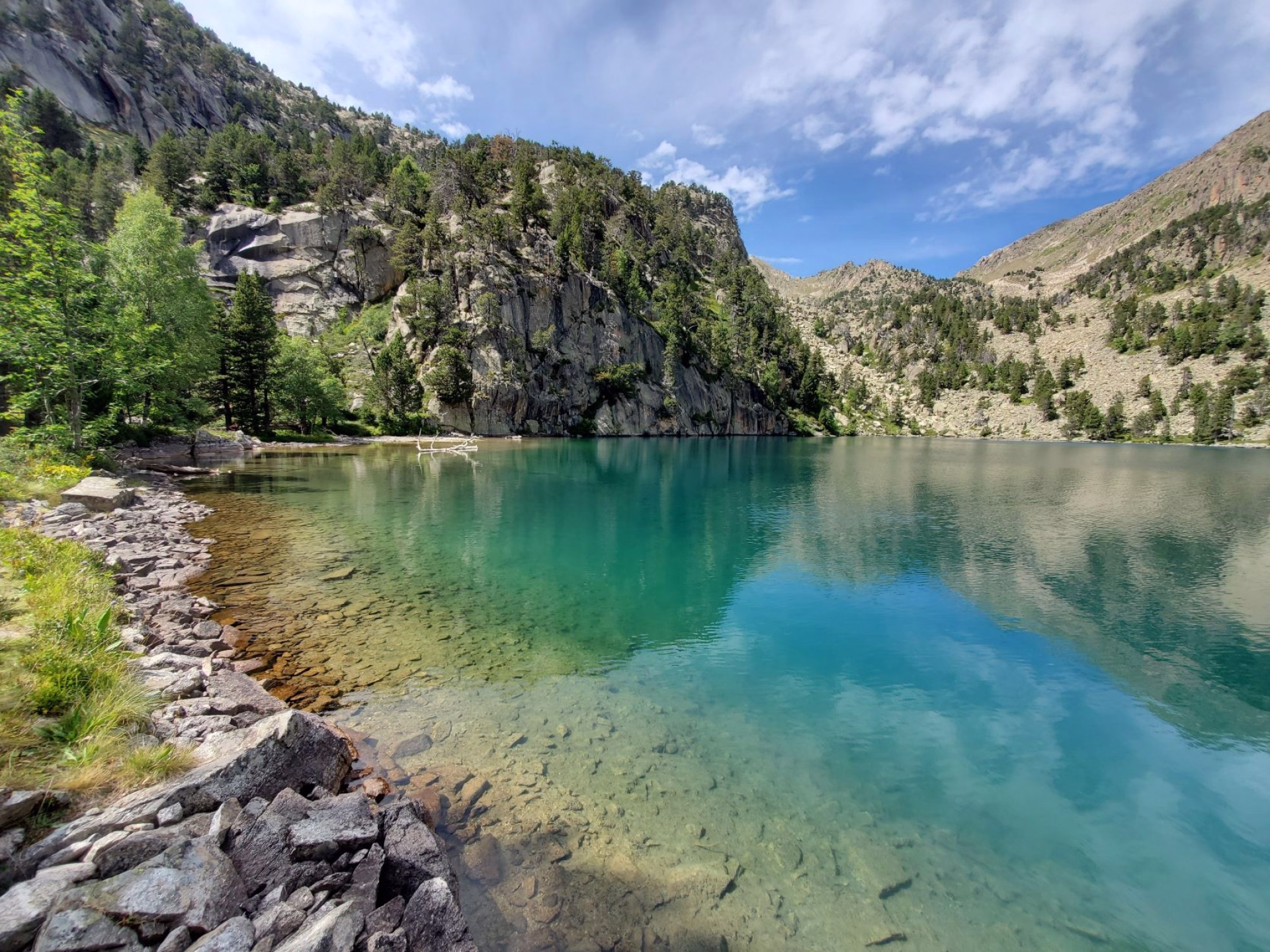 Randonnée à la découverte des lacs des Encantats en Val d’Aran