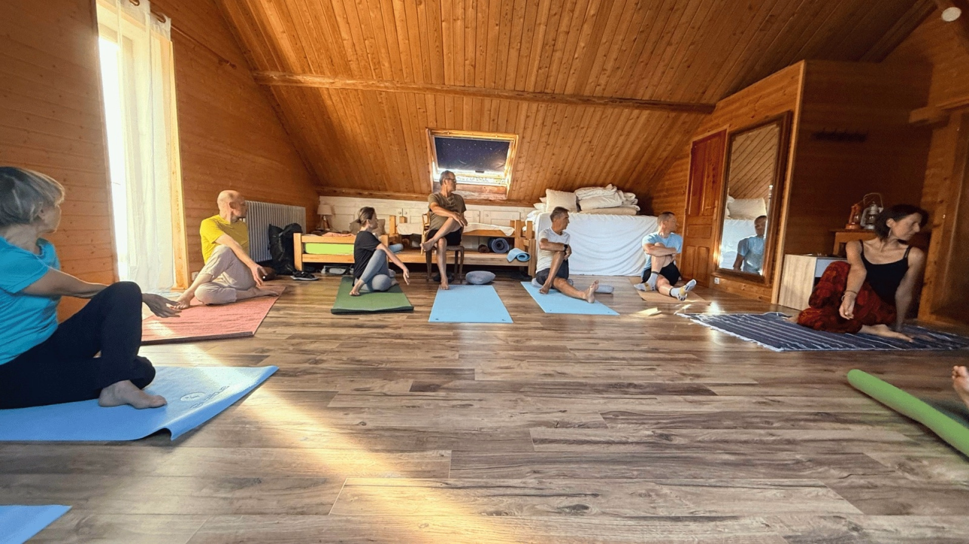 Ciaspolate e yoga nel Queyras, tra condivisione e natura.