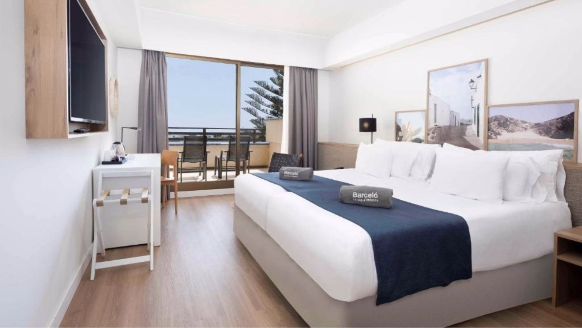 🏨 Hôtel 4* - Jours 1 à 7