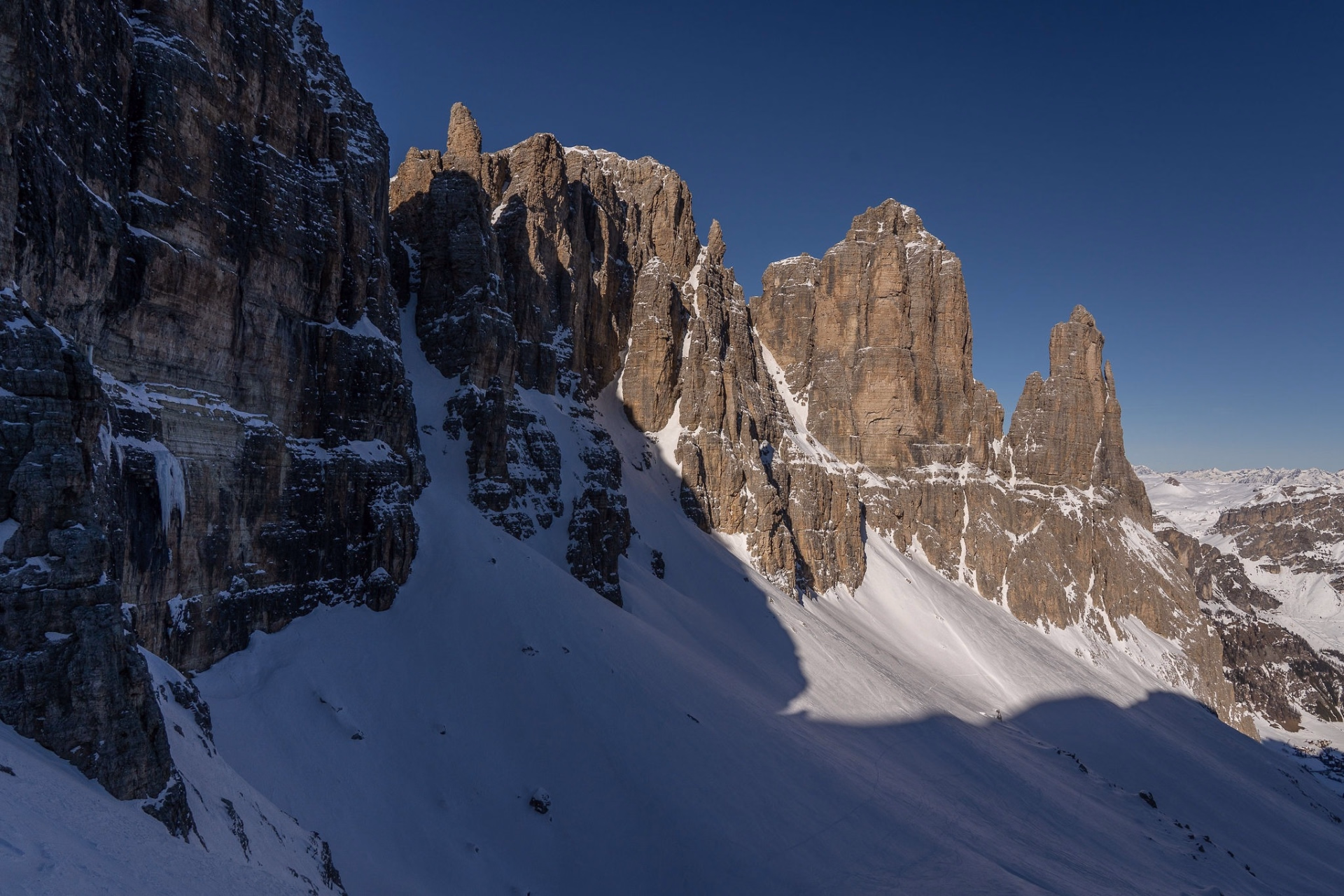 Les Dolomites à ski de randonnée en étoile