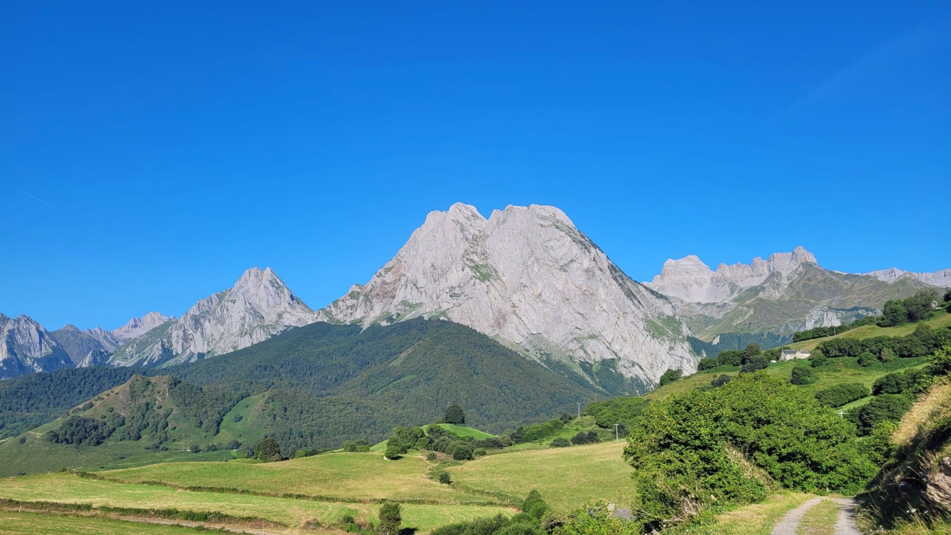 Le chemin des Hirondelles, entre Béarn et Navarre