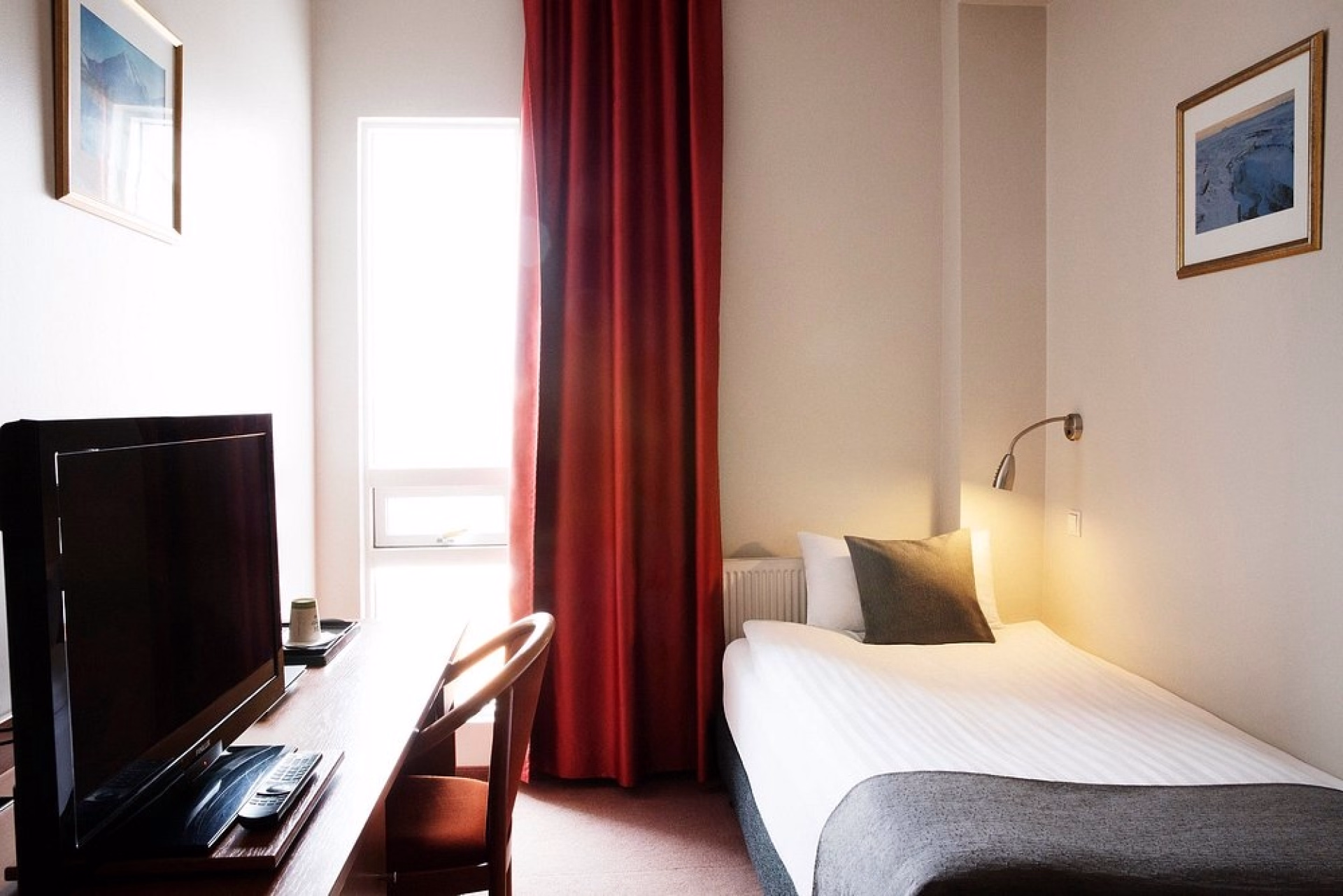 🏩 Hôtel 3* - Jours 1, 4 à 5