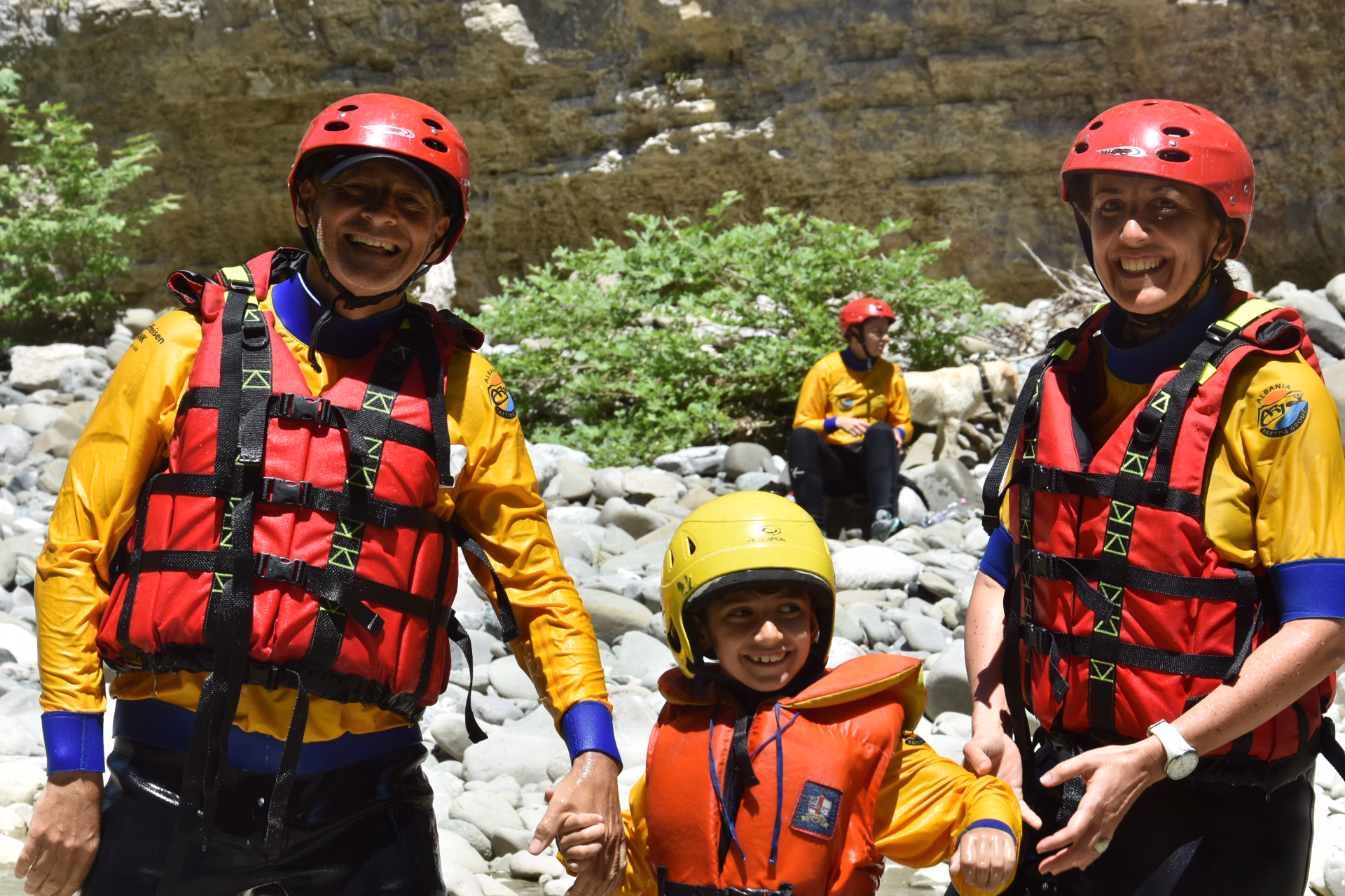 Descente en bouée dans le canyon d'Osumi à Berat en Albanie