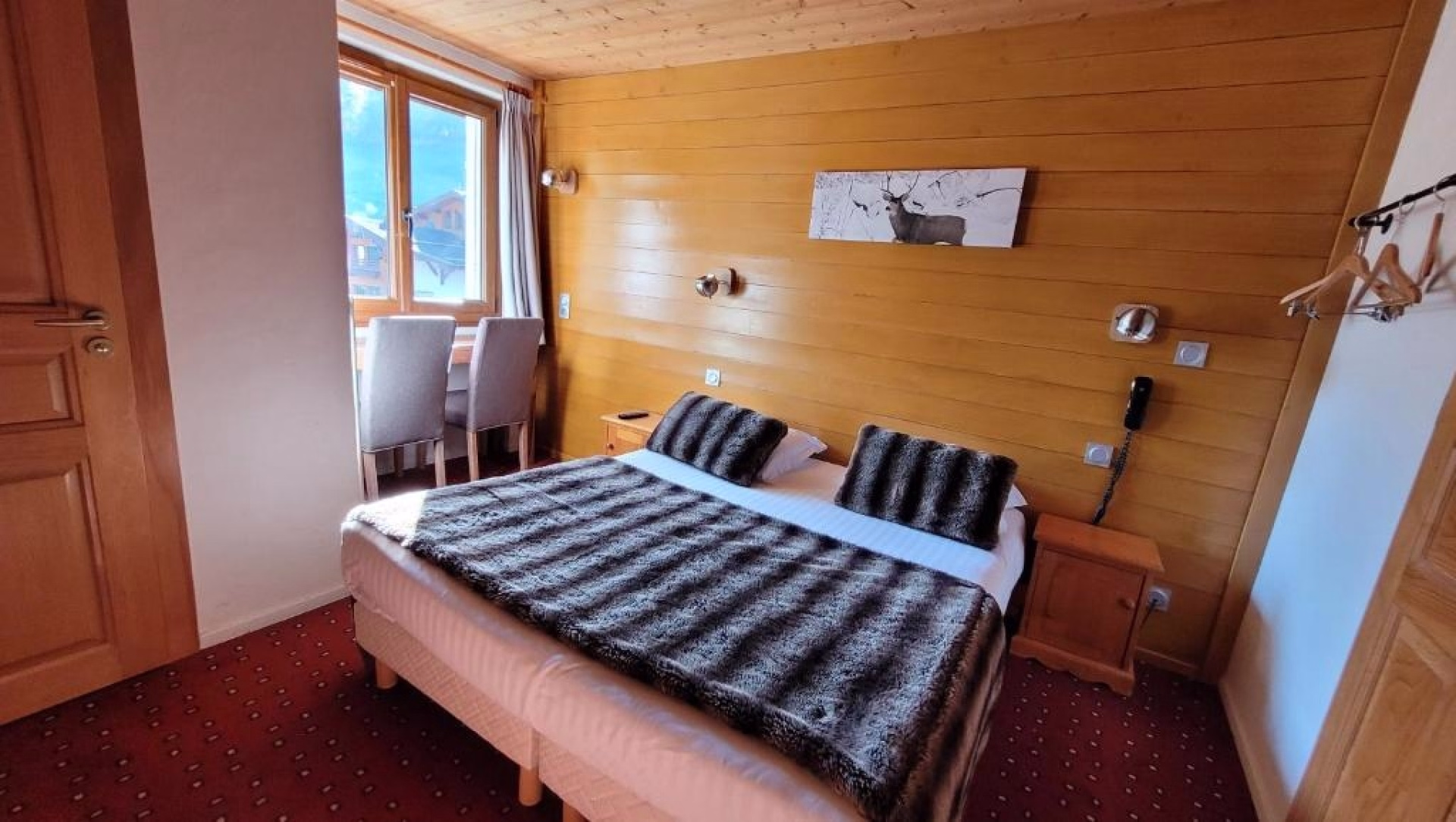 🏩 Hôtel 3* - Jours 1 à 2