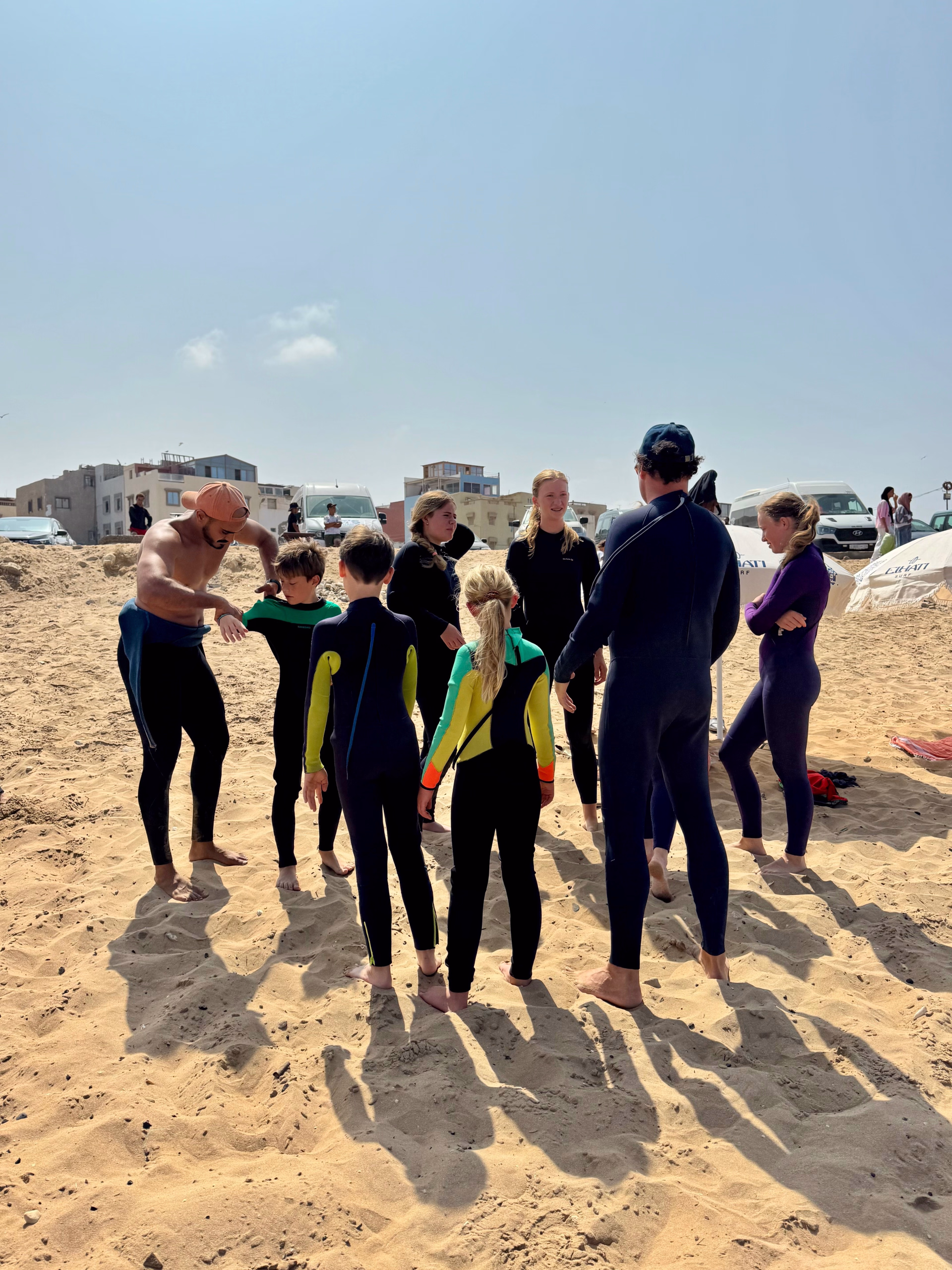 Vacances en famille à Taghazout : apprenez à surfer au Maroc
