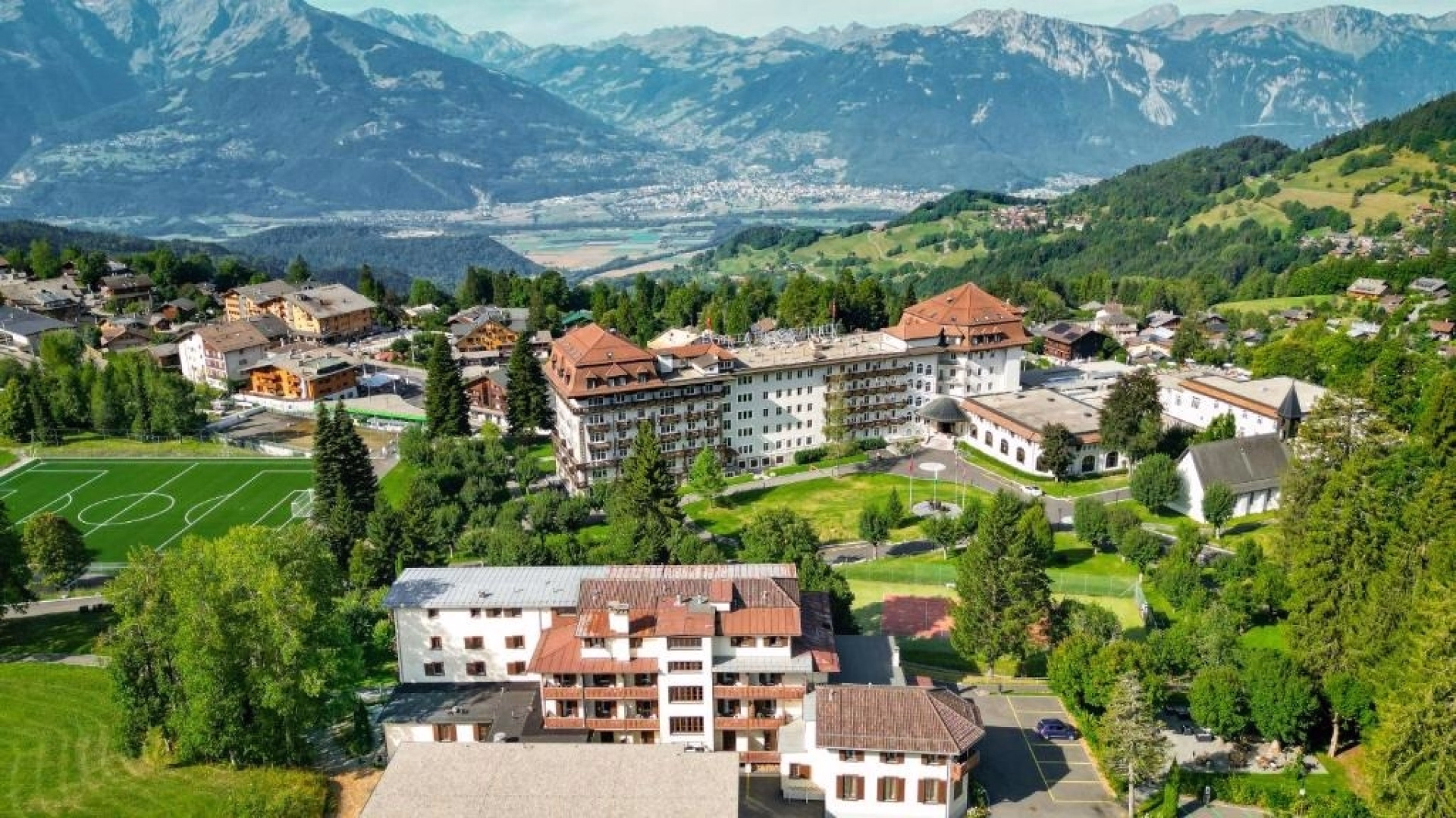 🏨 Hôtel 3* - Jours 2 à 3