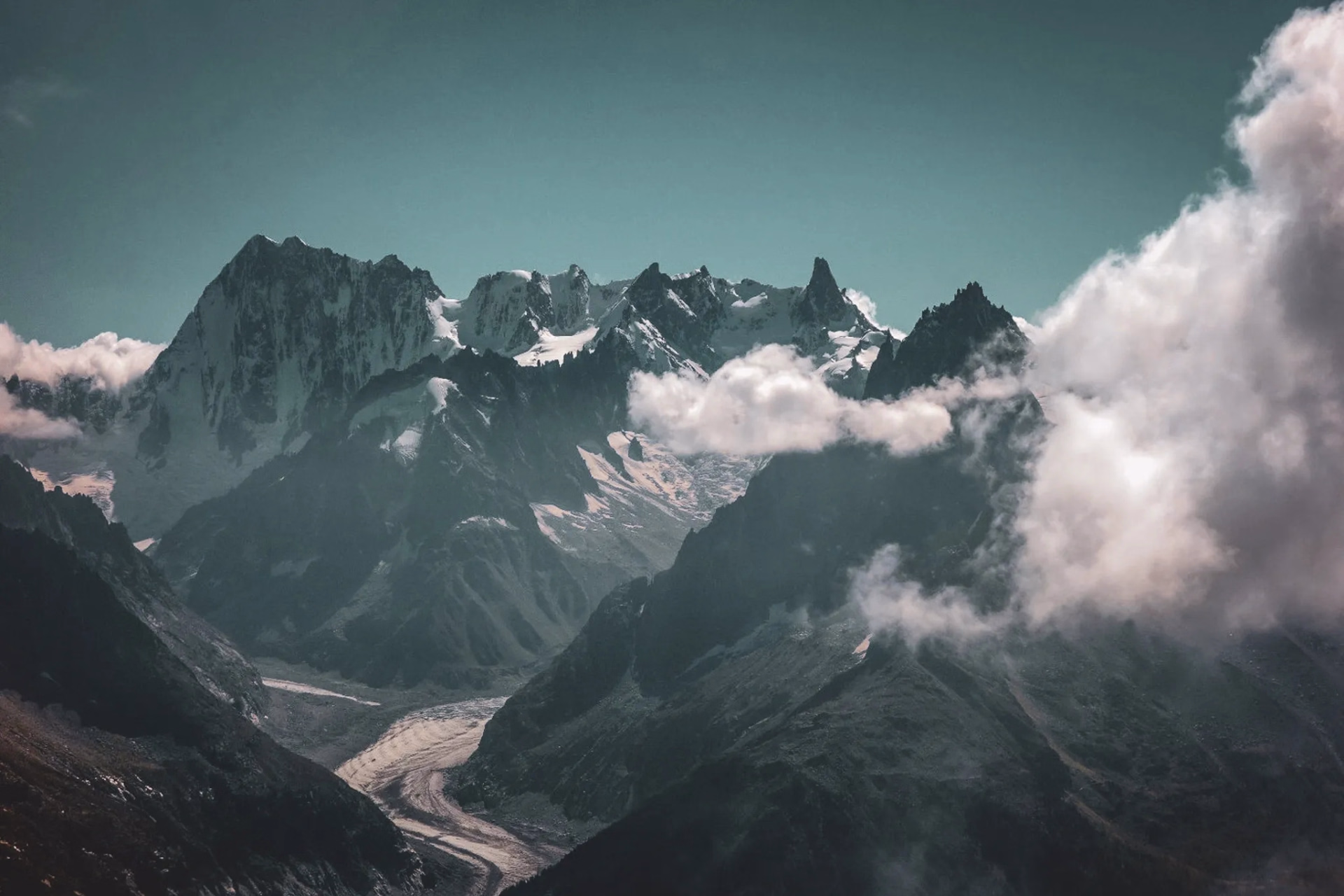 Initiation alpinisme et premières arêtes alpines face au Mont-Blanc