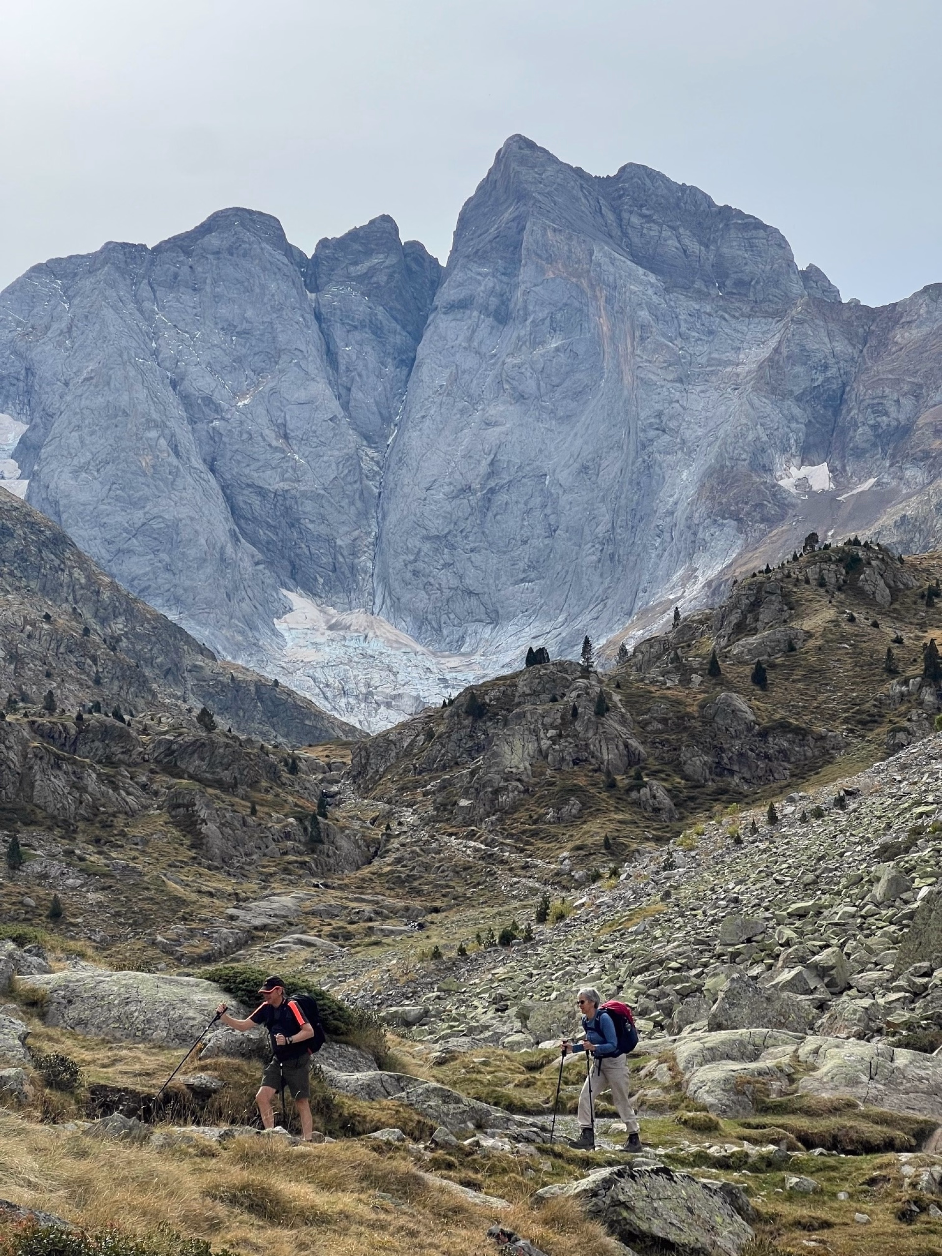 Le Tour du Vignemale, trek insolite entre France et Espagne
