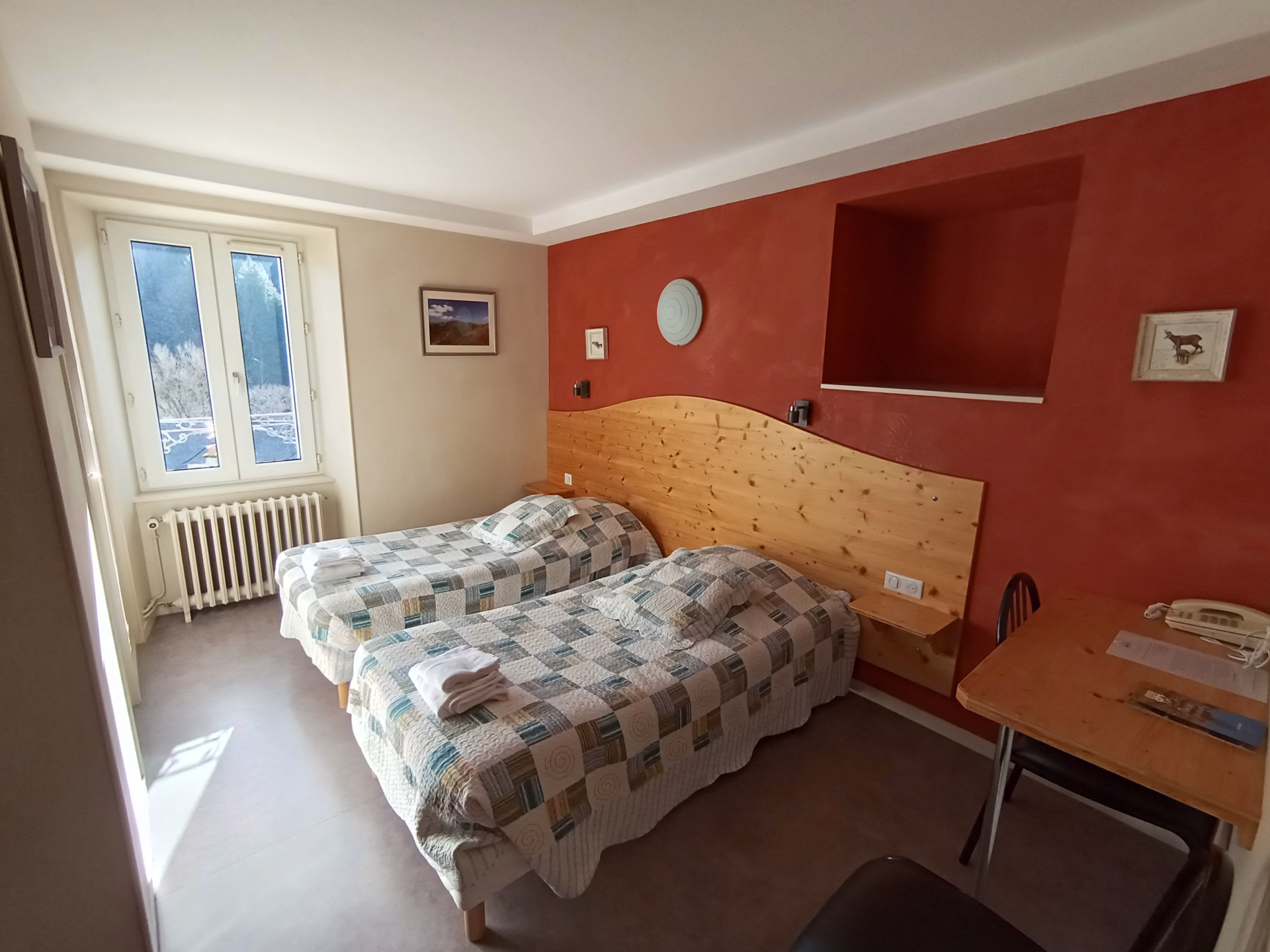 🏨 Hôtel 2* - Jours 1 à 6