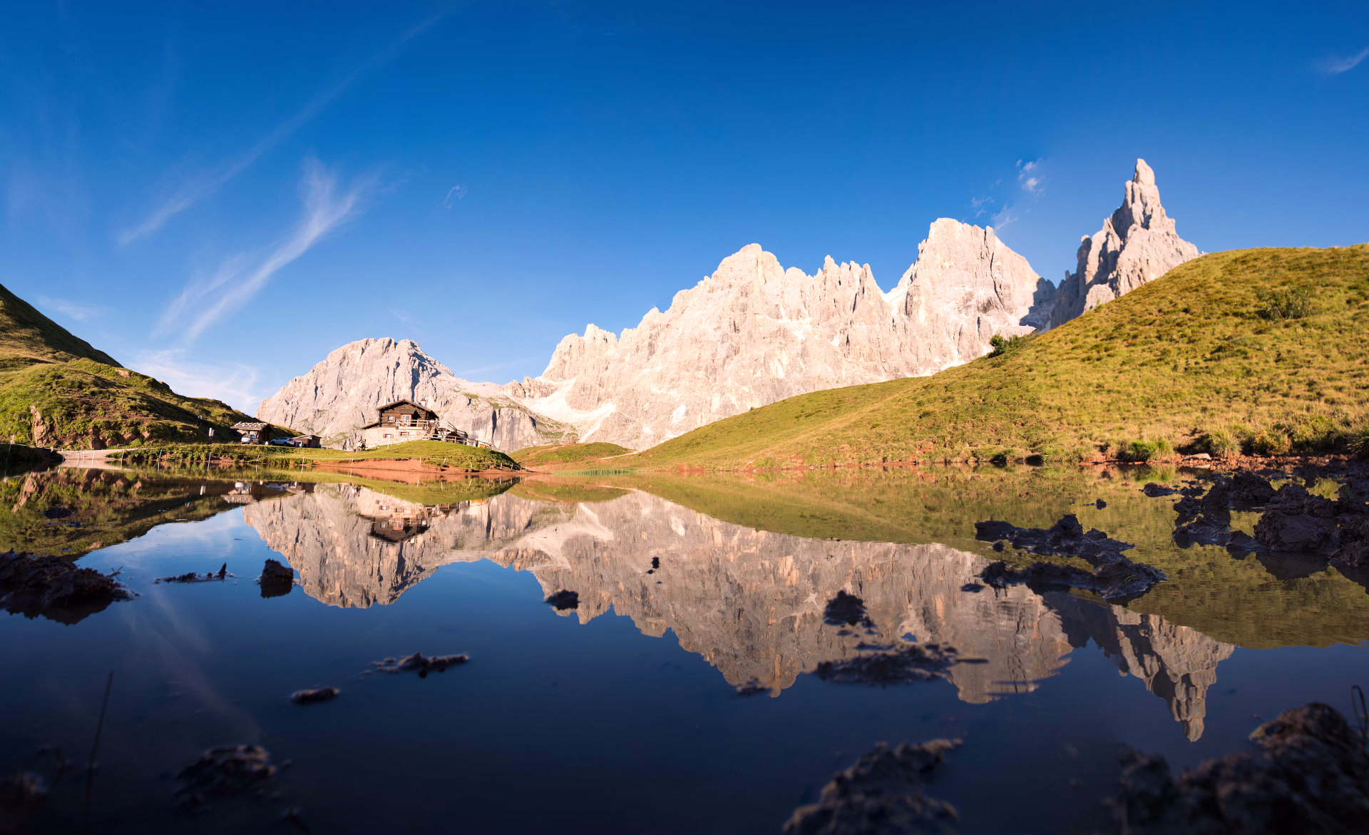 lac San Martino dans les alpes italiennes
