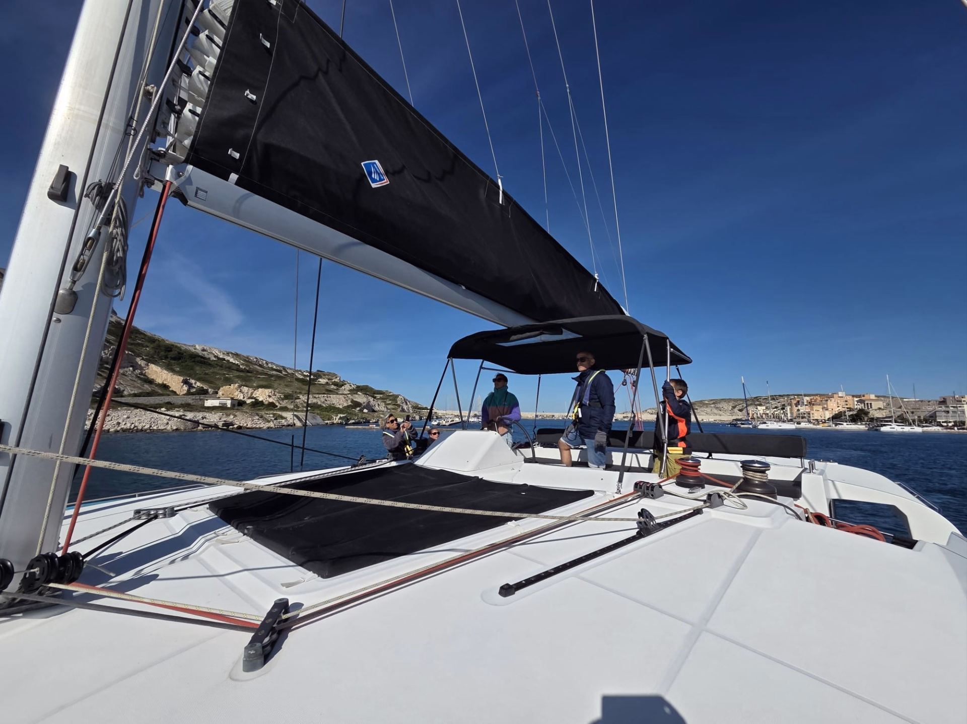 Cinq jours d'initiation voile au cœur des Calanques