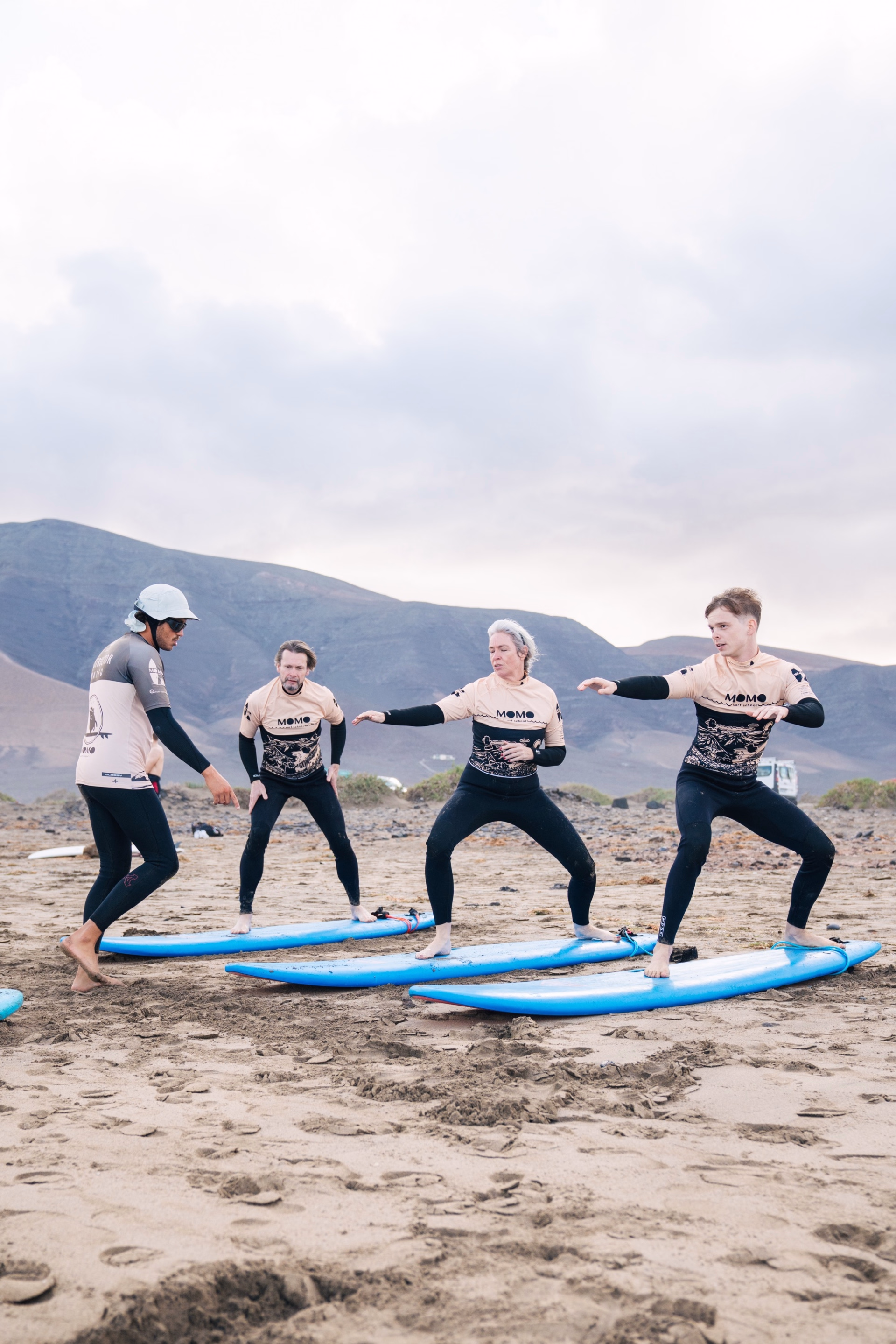 Surf Camp à Lanzarote entre vagues sauvages et volcans dorés