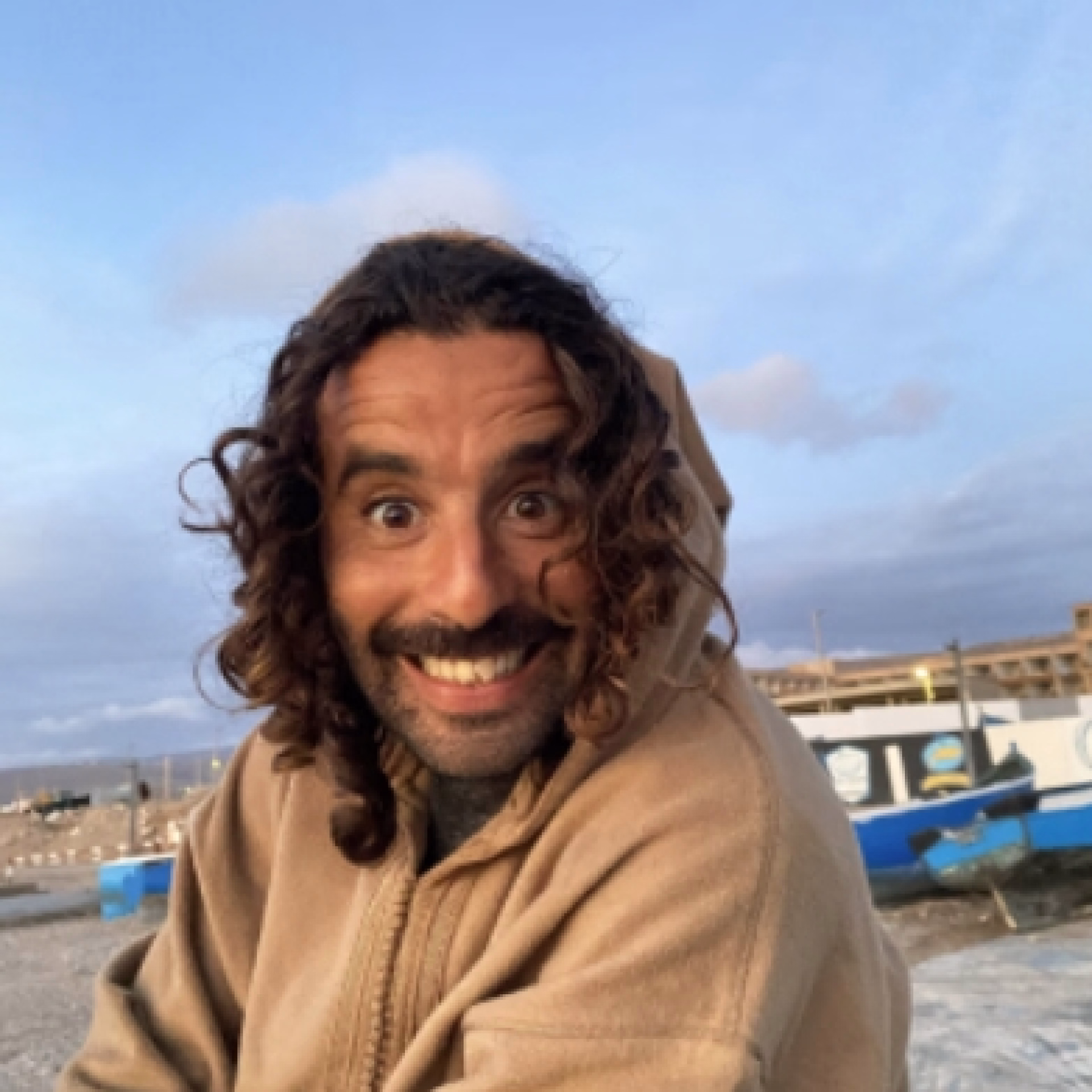 Surf intermédiaire dans une maison traditionnelle berbère