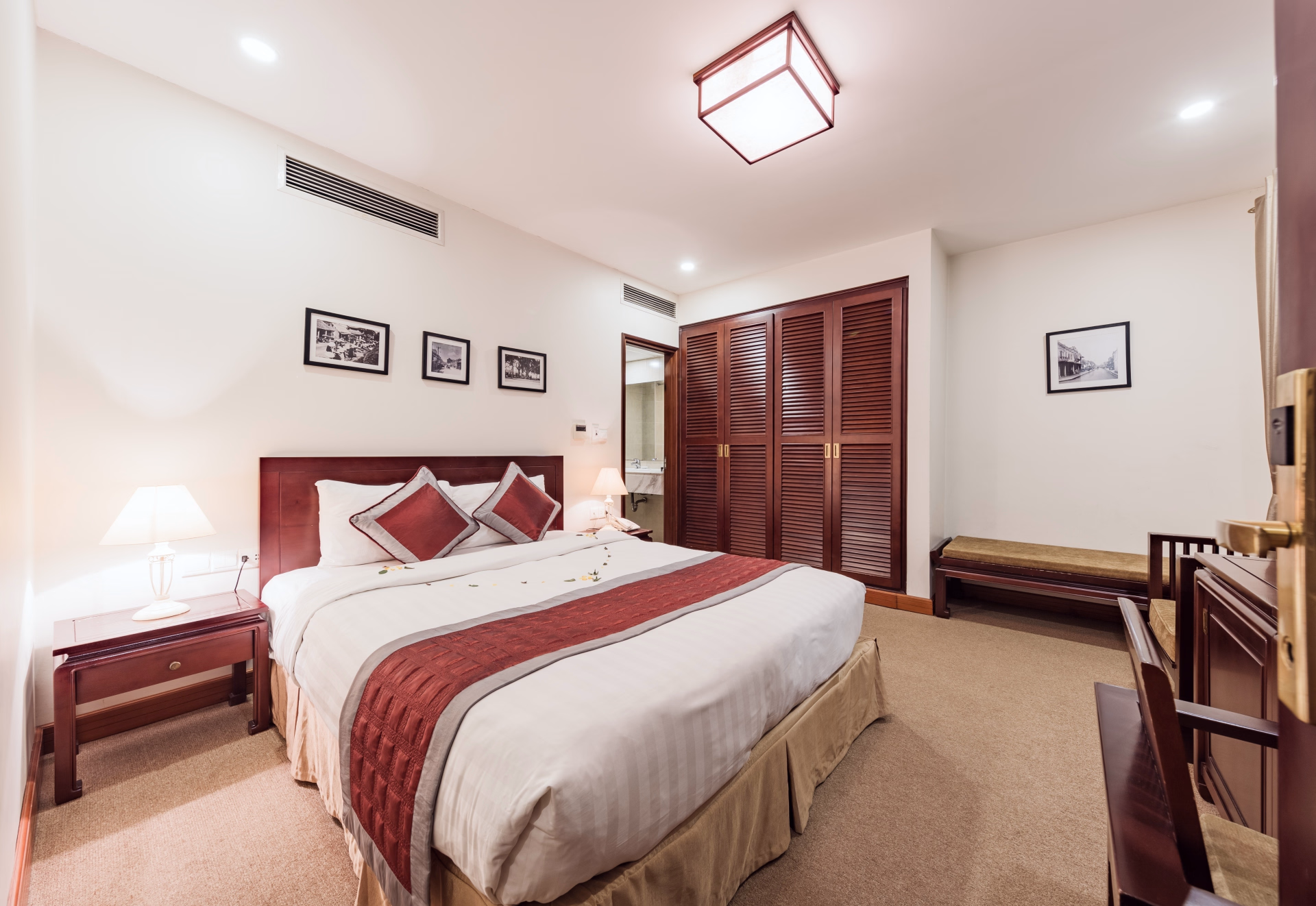 🏨 Hôtel 3* - Jour 1 et 14