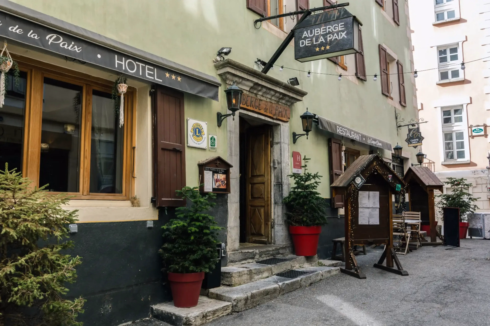 🏨 Hôtel 2* - Jours 1 à 6