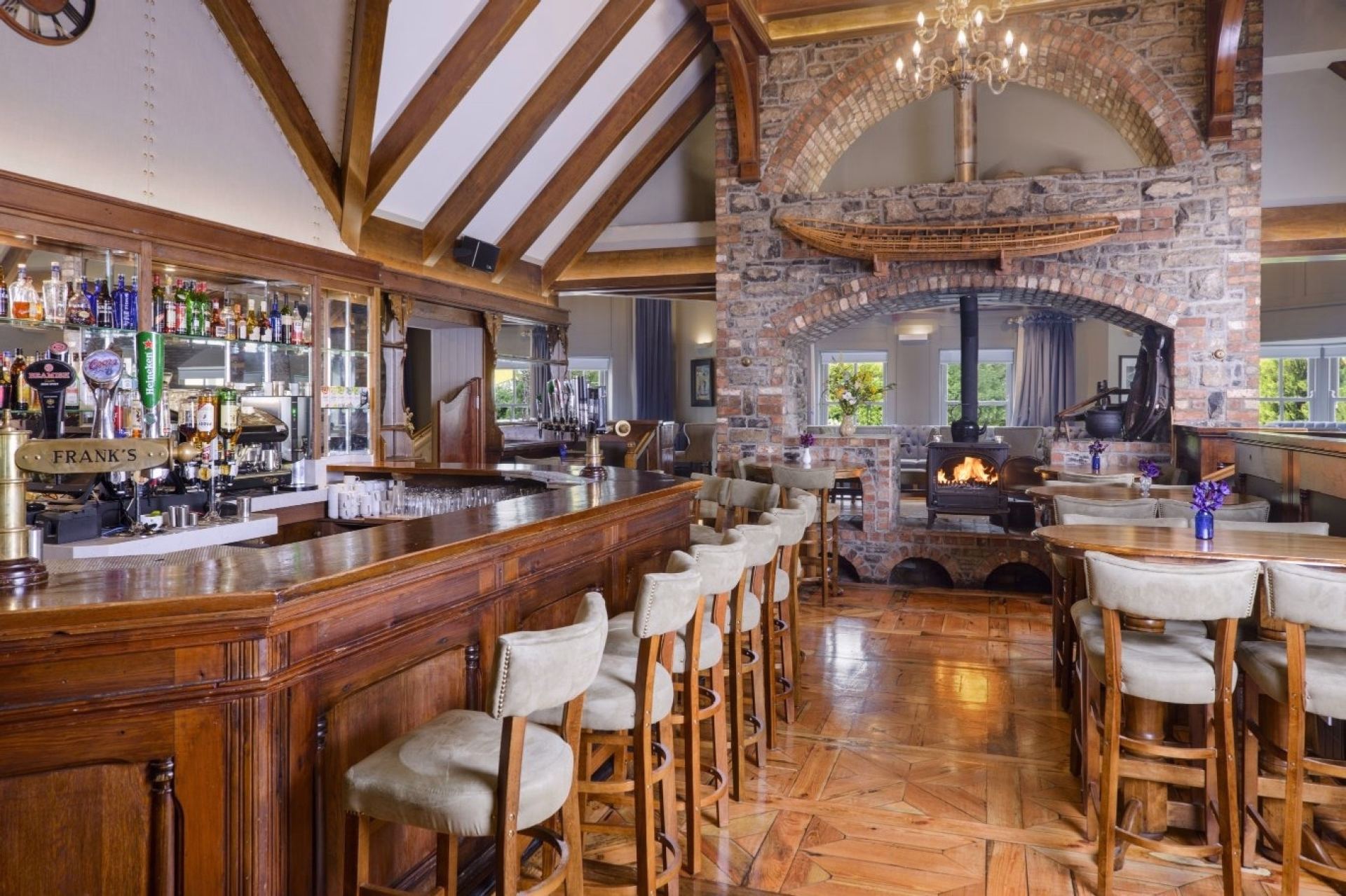 🏨 Hôtel 4* - Jours 1 à 2