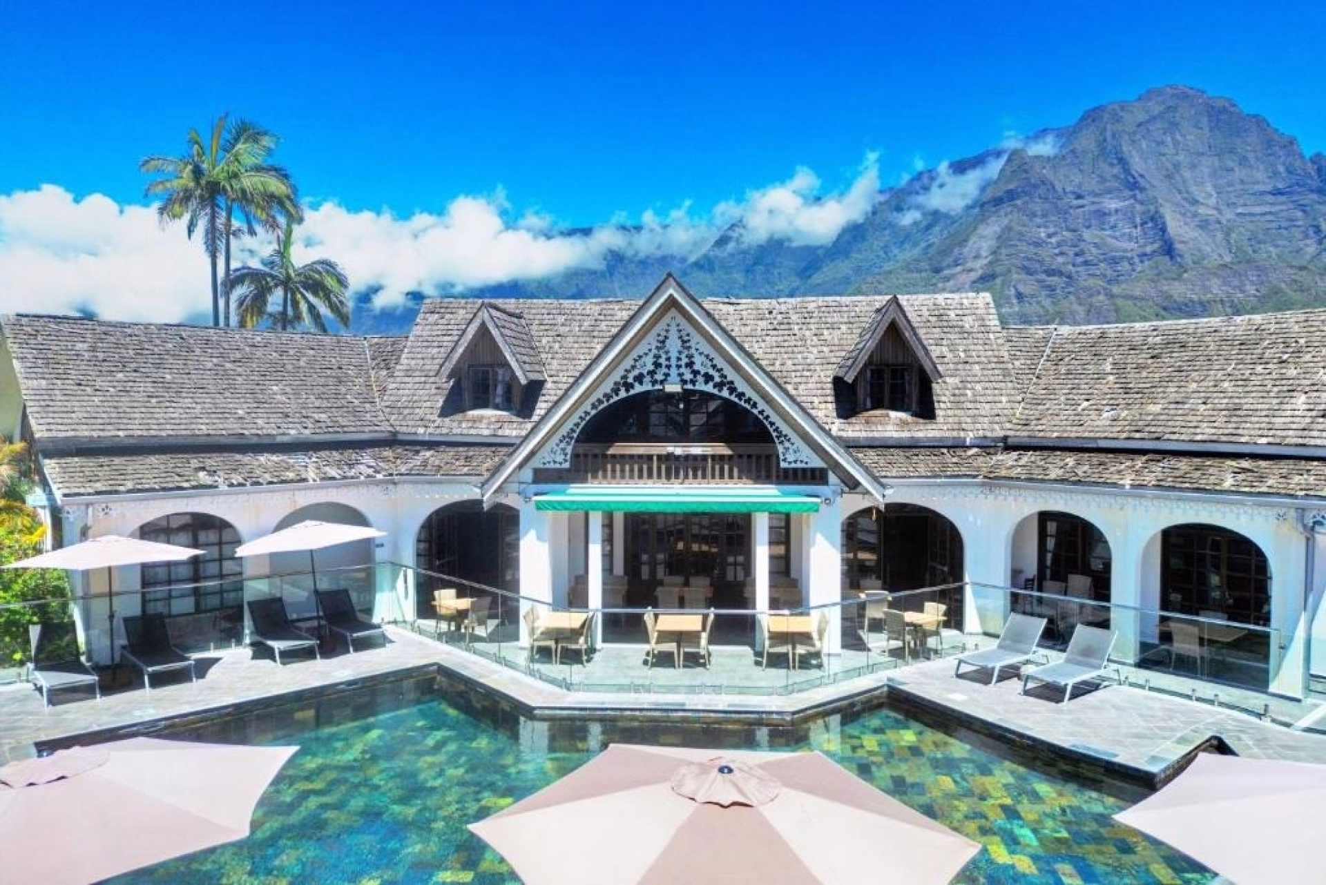 🏨 Hôtel 3* - Jours 5 à 6