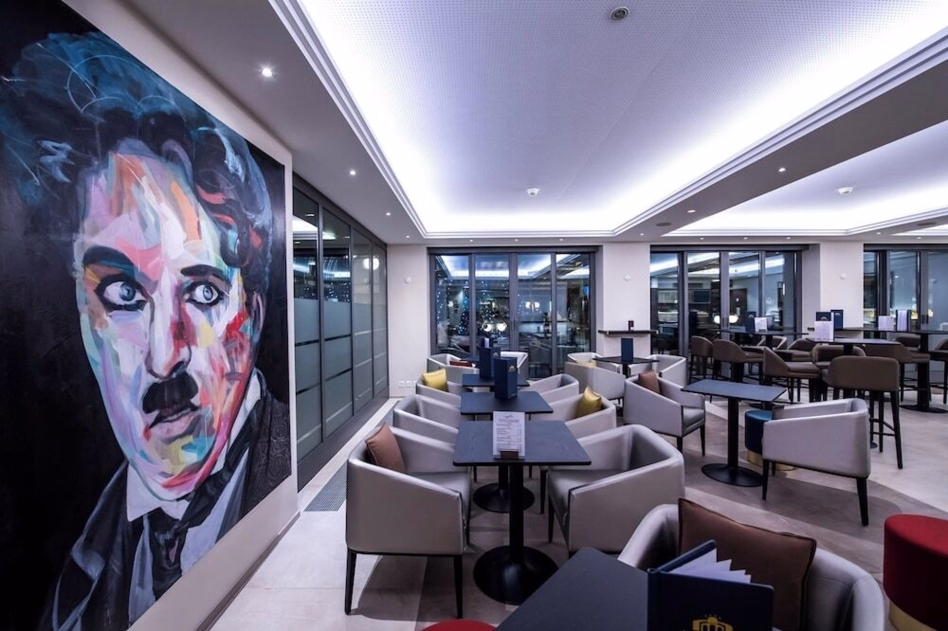 🏨 Hôtel 4* - Jour 1