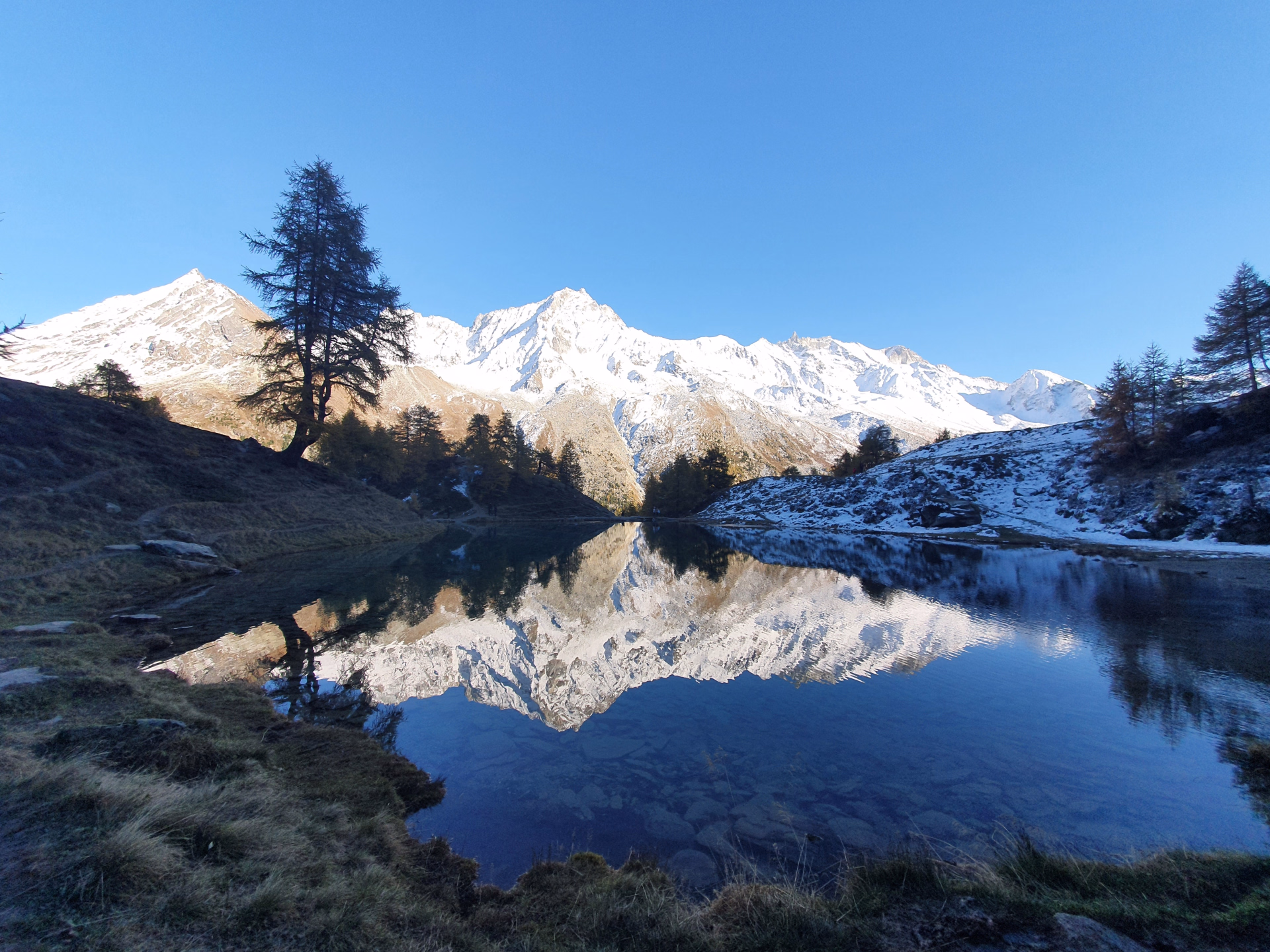 Immersion au cœur du Valais : randonnées entre lacs et glaciers