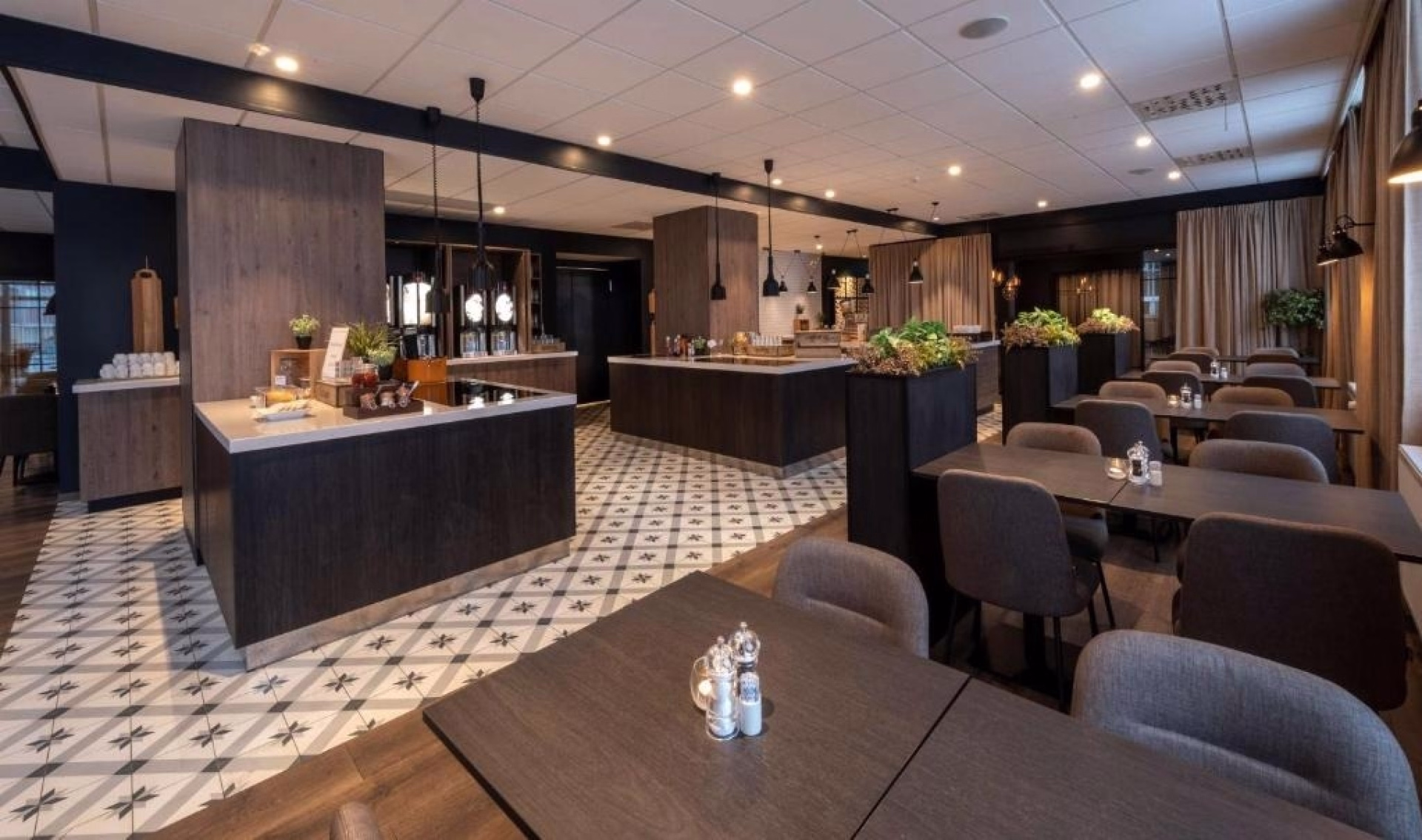 🏨 Hôtel 3* - Jour 1