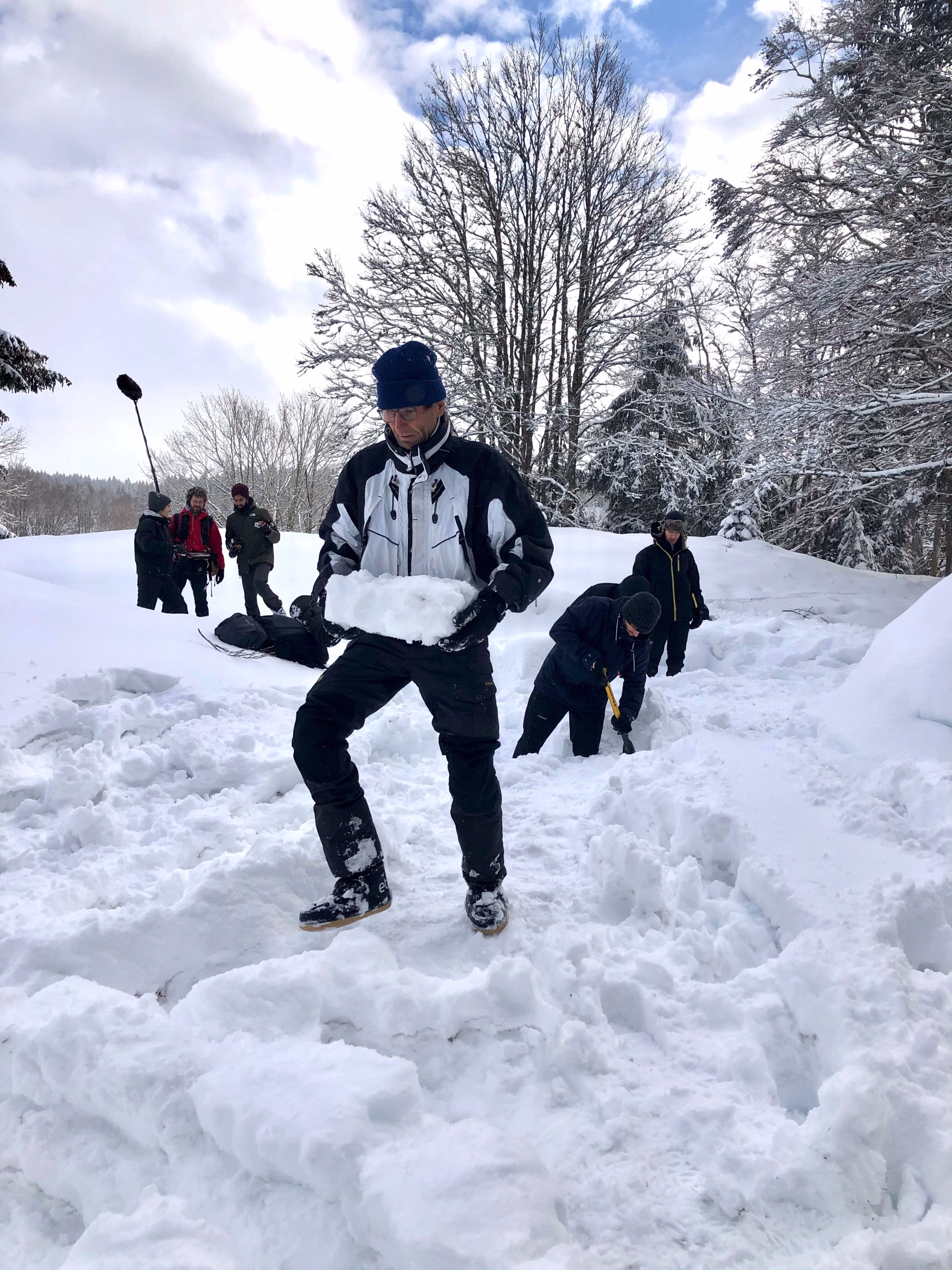 Stage de survie grand froid dans le Jura en igloo