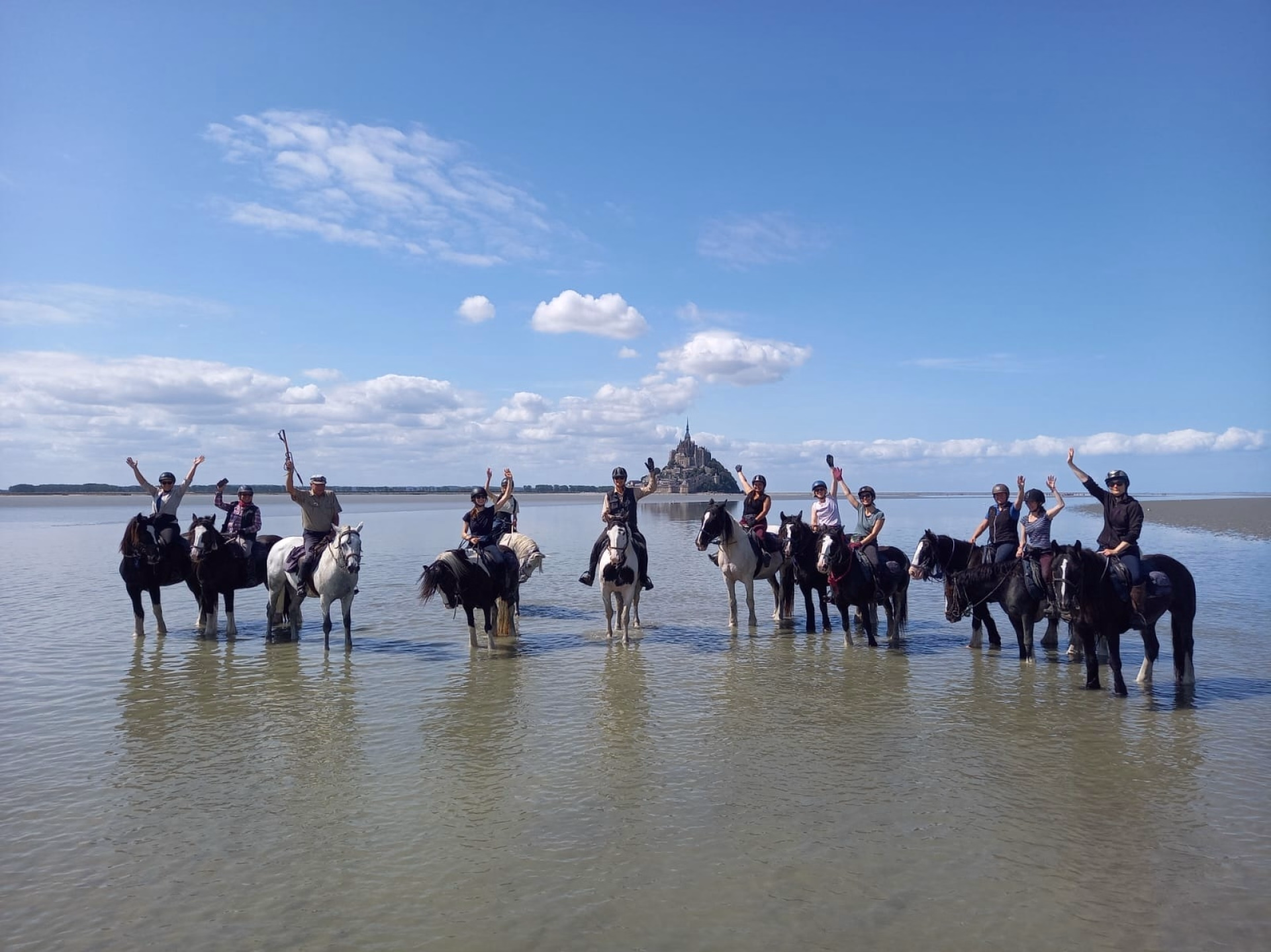Randonnée à cheval au Mont-Saint-Michel hébergement Camping Confort
