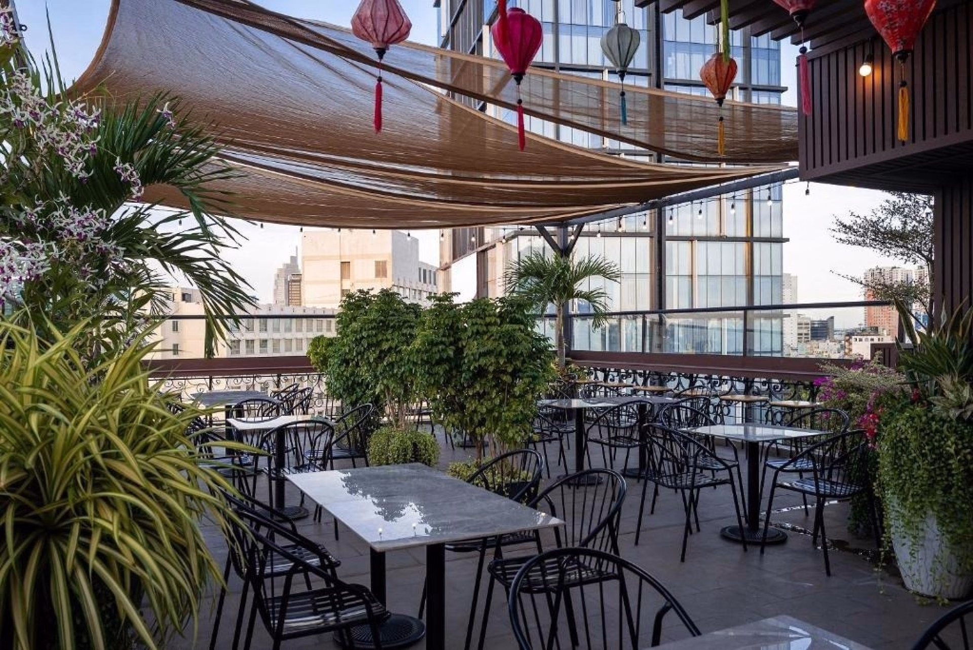 🏨 Hôtel 3* - Jour 17 et 19