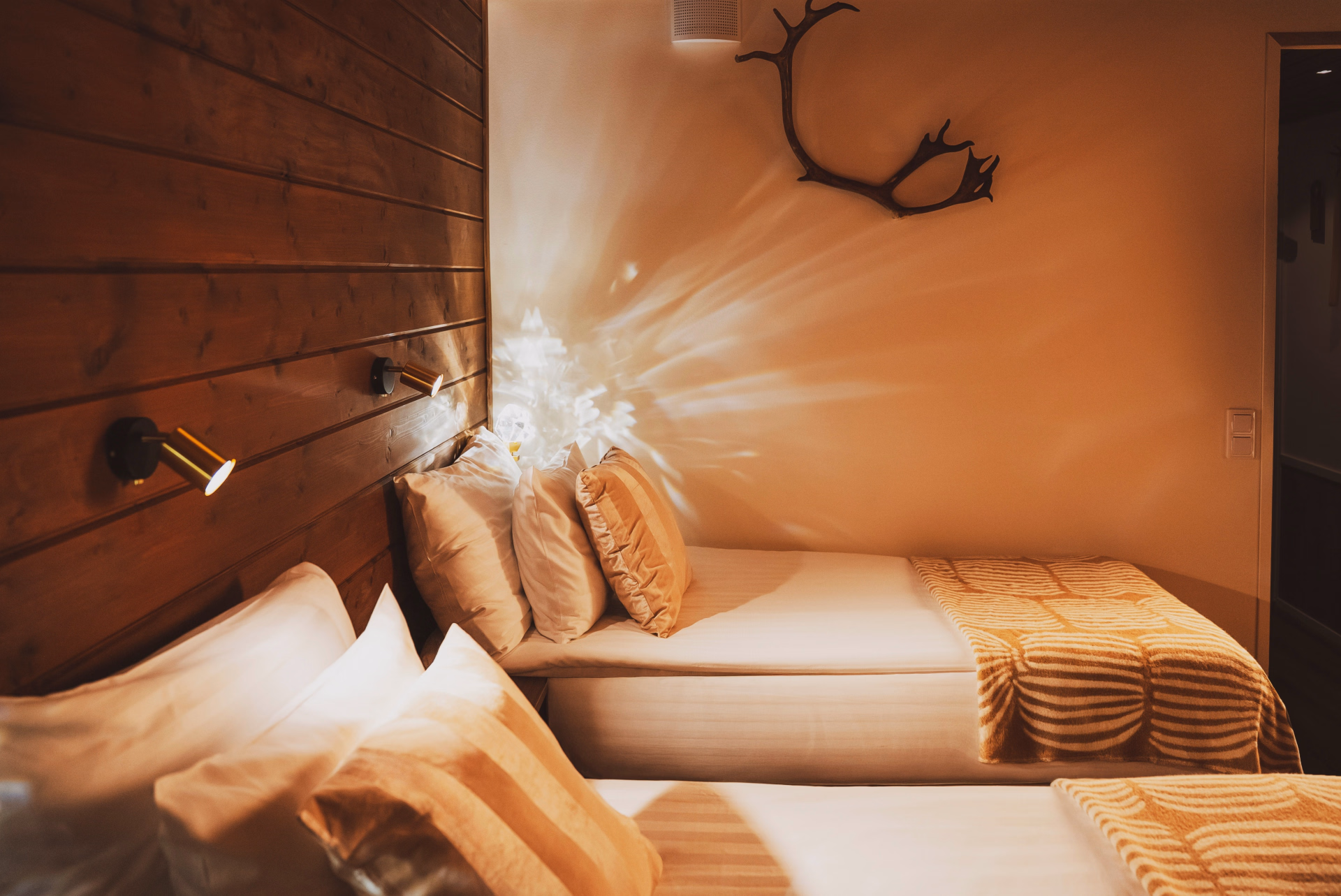 🏨 Hôtel 5* - Jours 1 à 3, 5 à 6