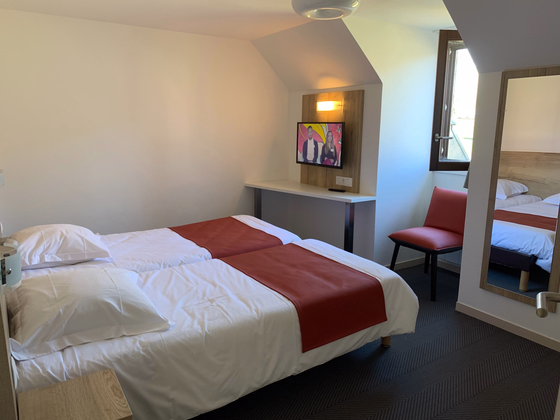 🏨 Hôtel 3* - Jours 1 à 4