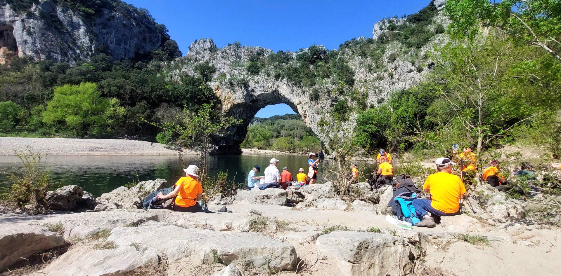 Escapade sportive en Ardèche entre rando, spéléo et nature