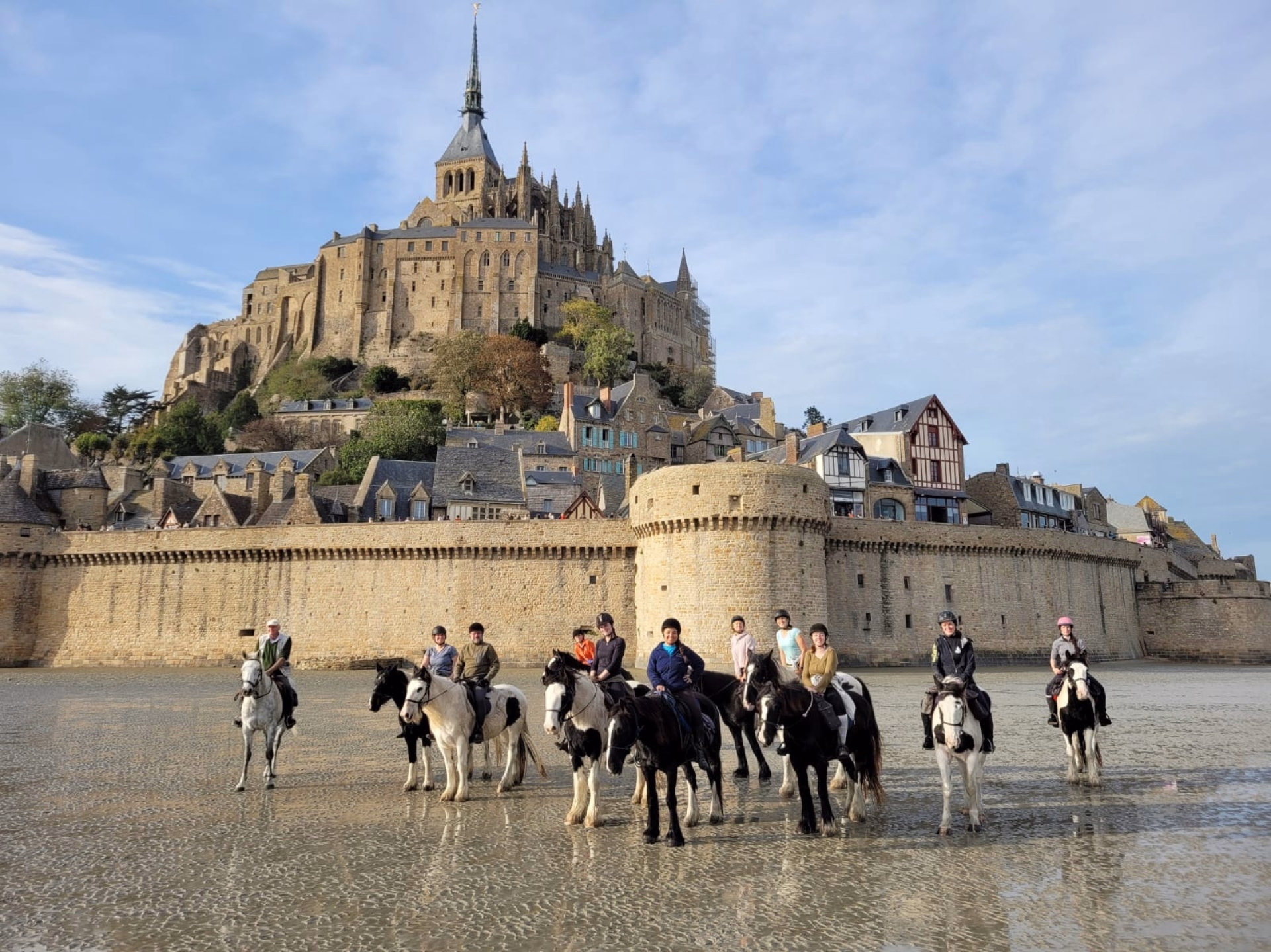 Randonnée à cheval au Mont-Saint-Michel hébergement Camping Confort