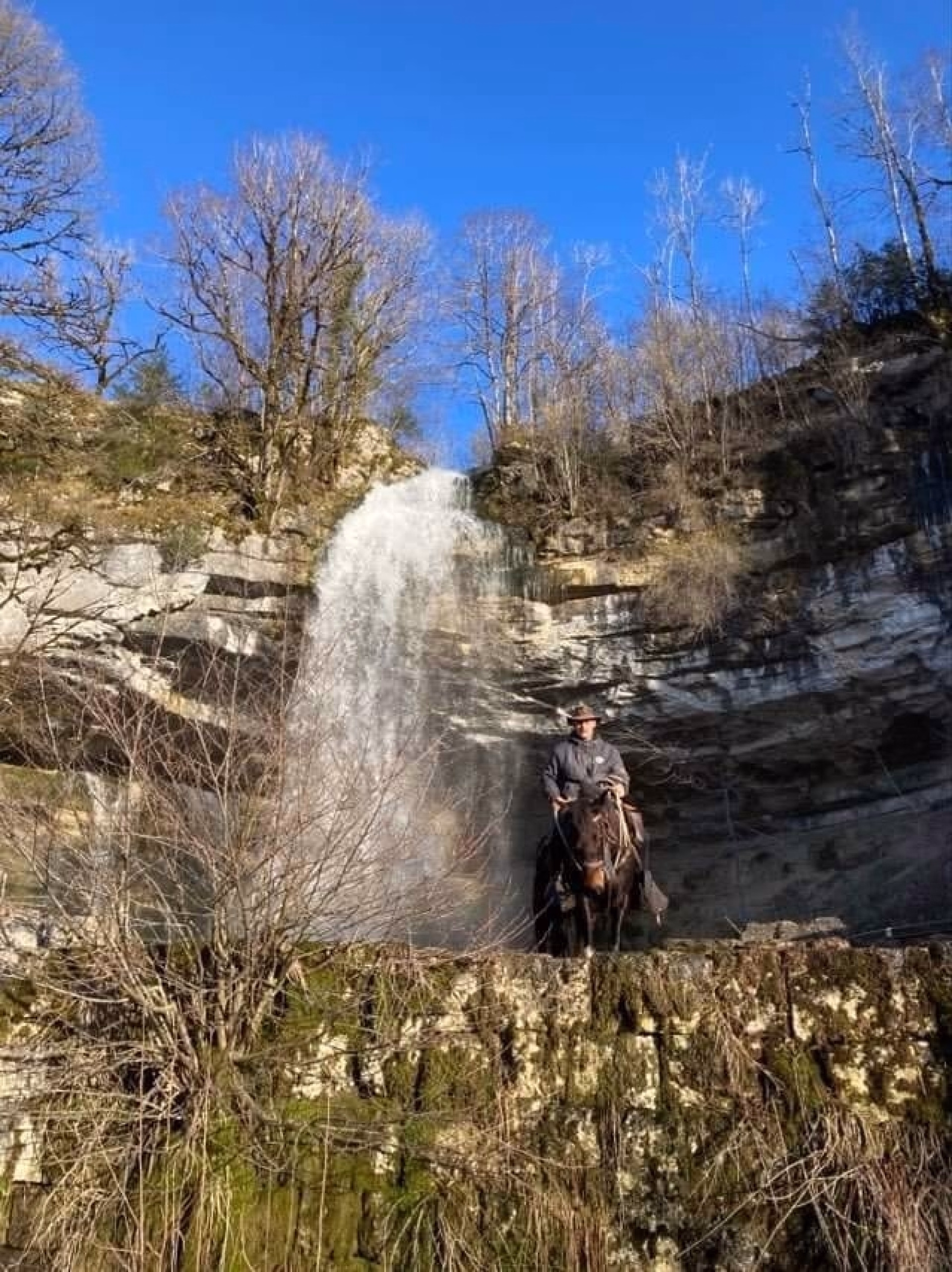 Rando à cheval au fil des lacs et cascades du Haut-Jura