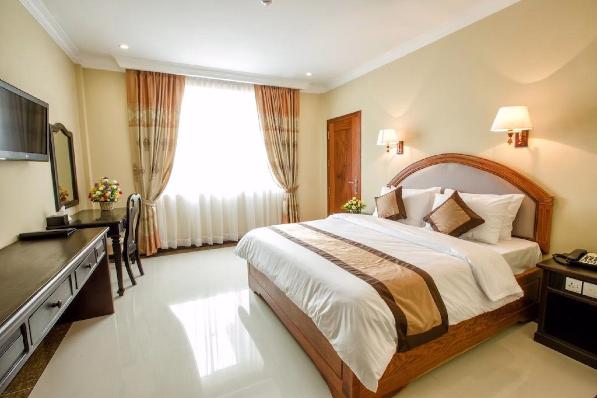 🏨 Hôtel 3* - Jours 3 à 4