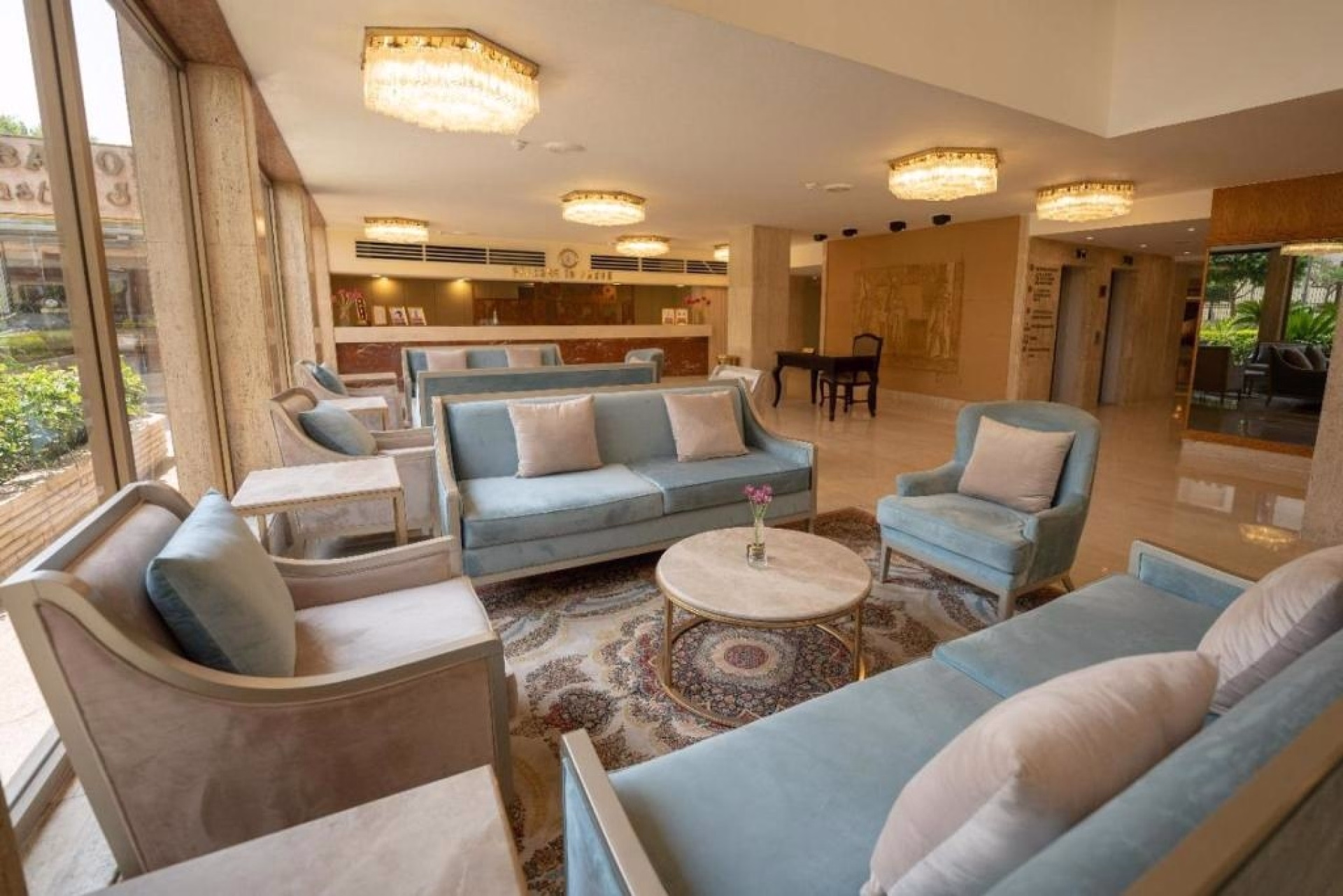 🏩 Hôtel 4* - Jours 1 à 2