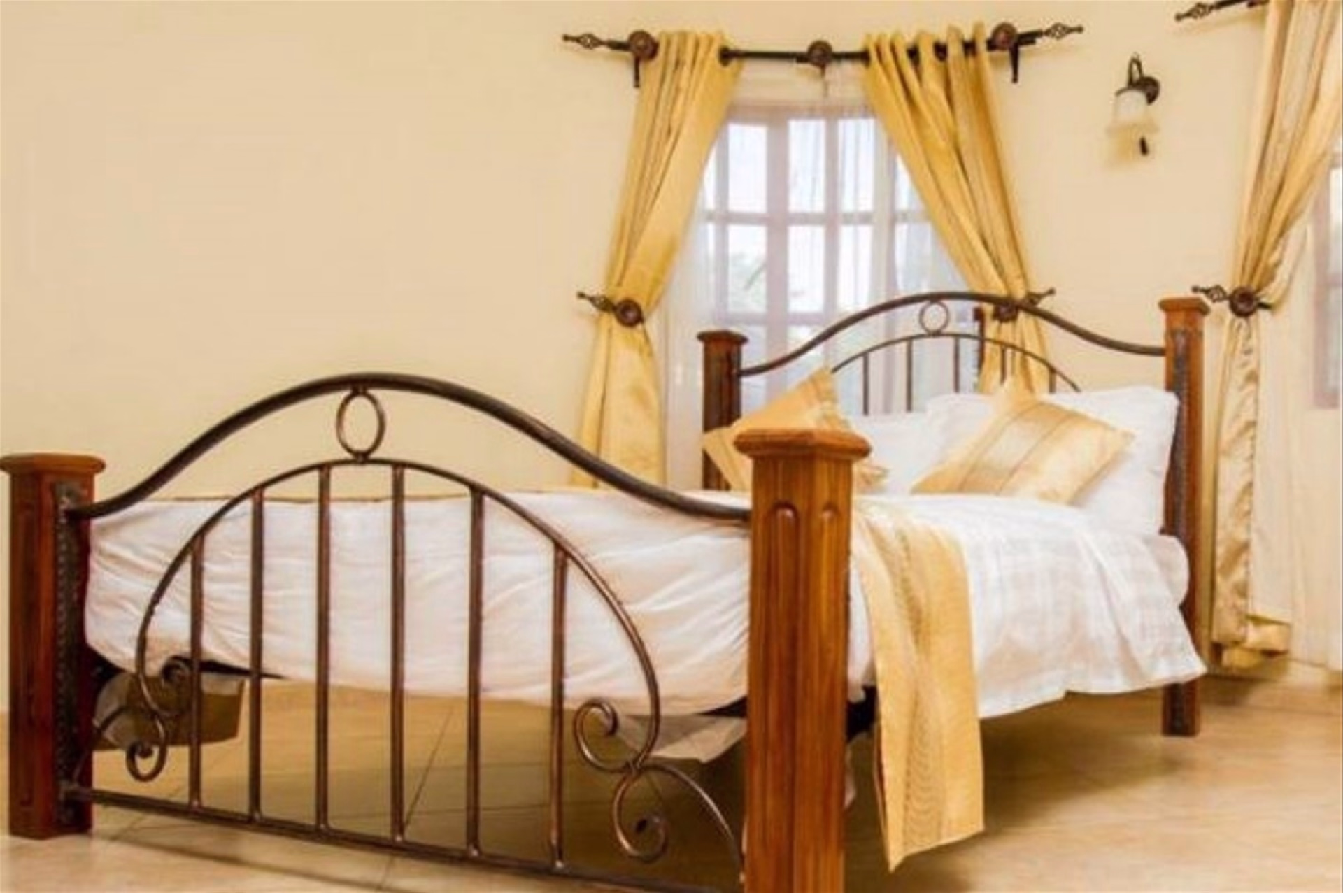 🏨 Hôtel 3* - Jour 1 et 7