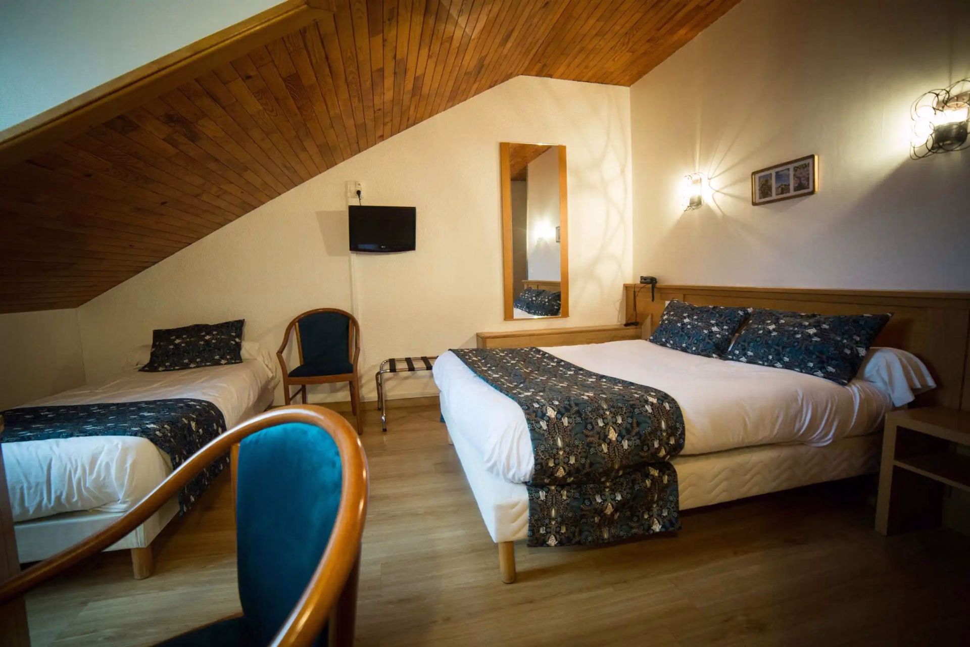 🏨 Hôtel 3* - Jours 1 à 3