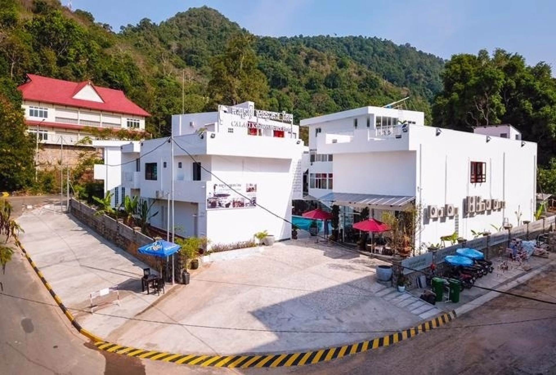 🏨 Hôtel 3* - Jours 1 à 5