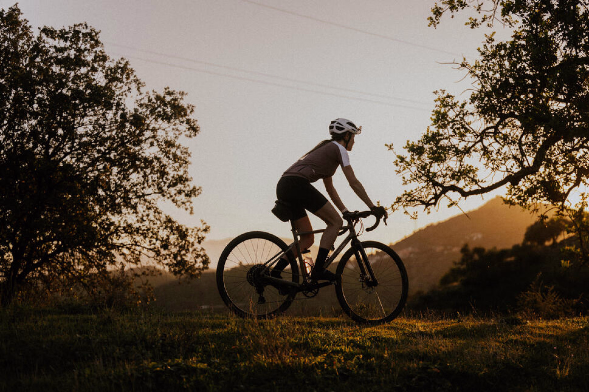 Vélo route entre fille