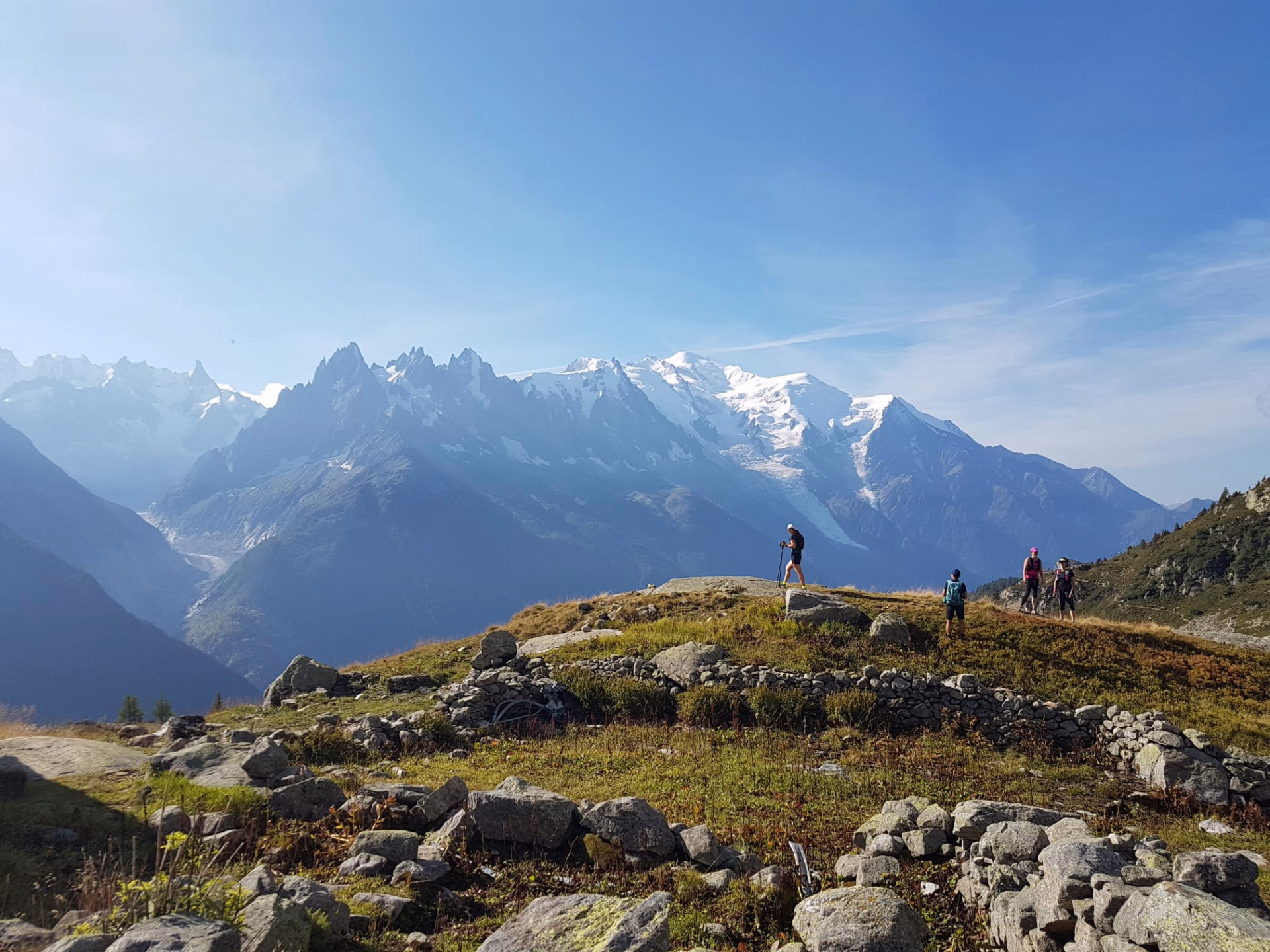 Photo randonnée sur les sentiers autour du mont Blanc © Photo randonnée sur les sentiers autour du mont Blanc