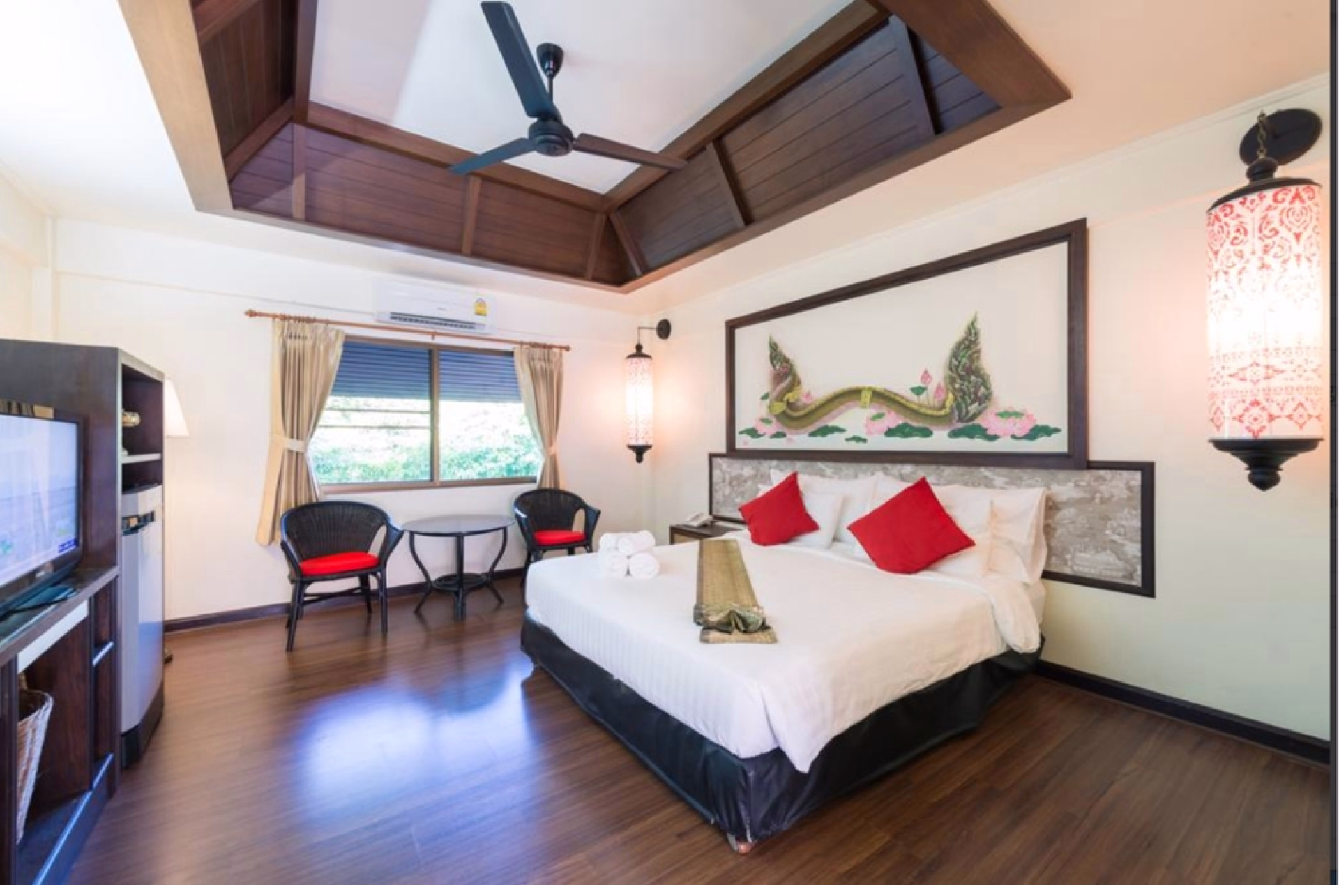 🏩 Hôtel 4* - Jours 10 à 12